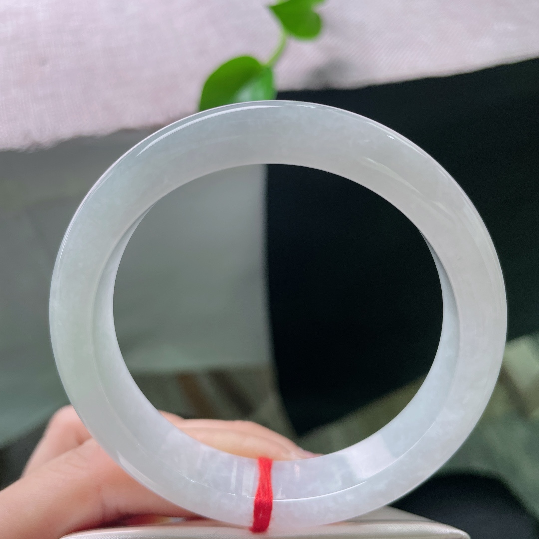 57.8/12.5/8.3淡绿淡紫正圈，水润细腻，悠悠的云里有淡淡的诗，甜美，无裂，ss53609a