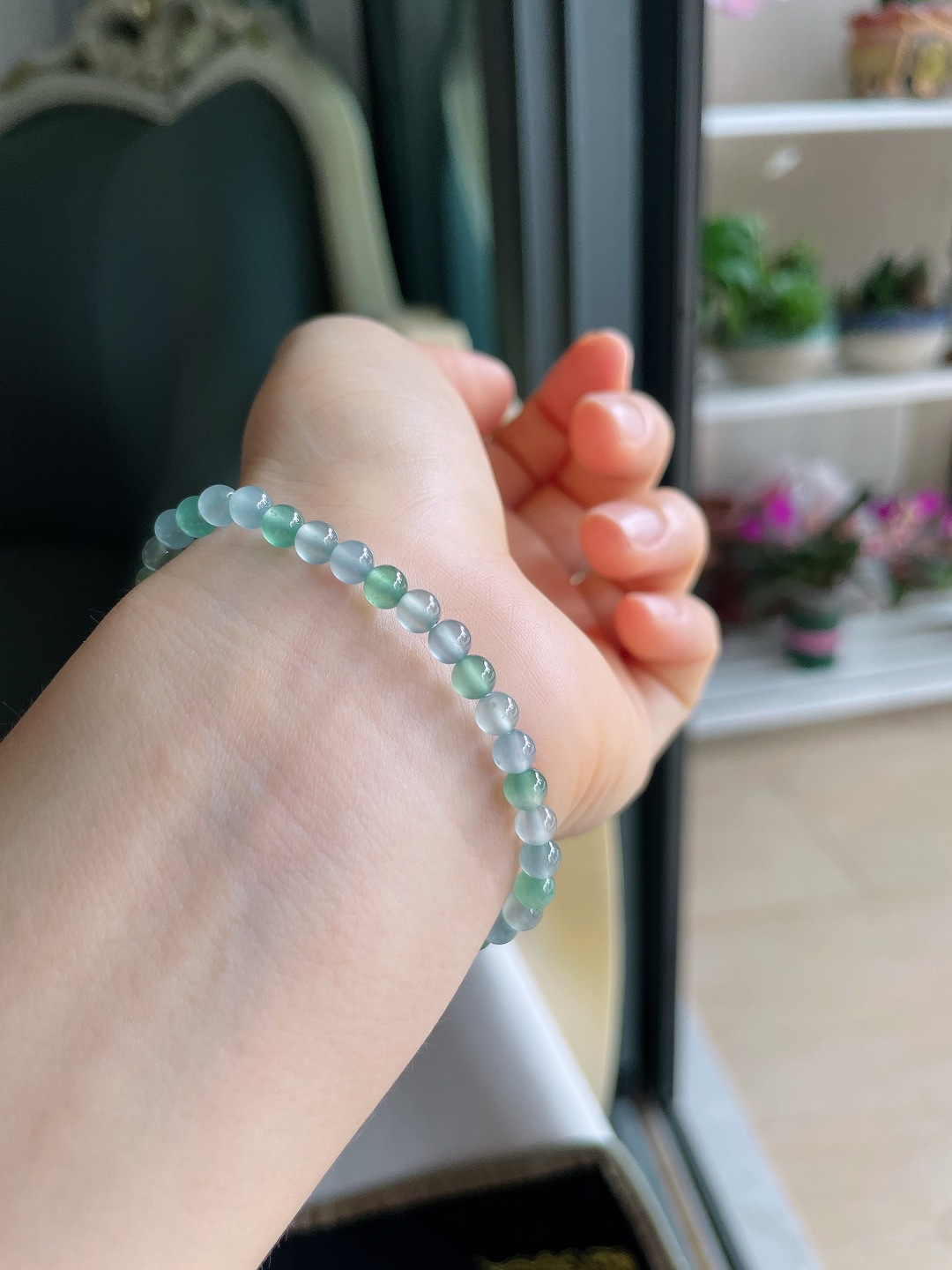 ️天然翡翠A货，冰三彩手串，尺寸：4.4mm。【编4235】