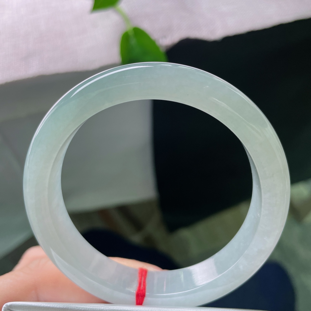 绿底正圈，晴水，晴水无波，温润自持，要清透，要自由，无裂，ss50388a