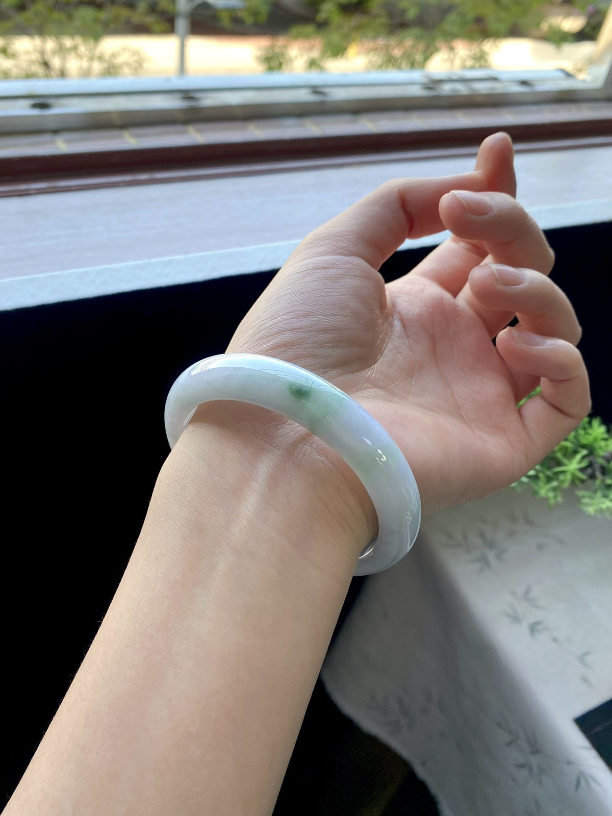 牛奶底飘花正圈成品（细纹不扣）
HYY-154
⭕️58.6-12.8-8.2