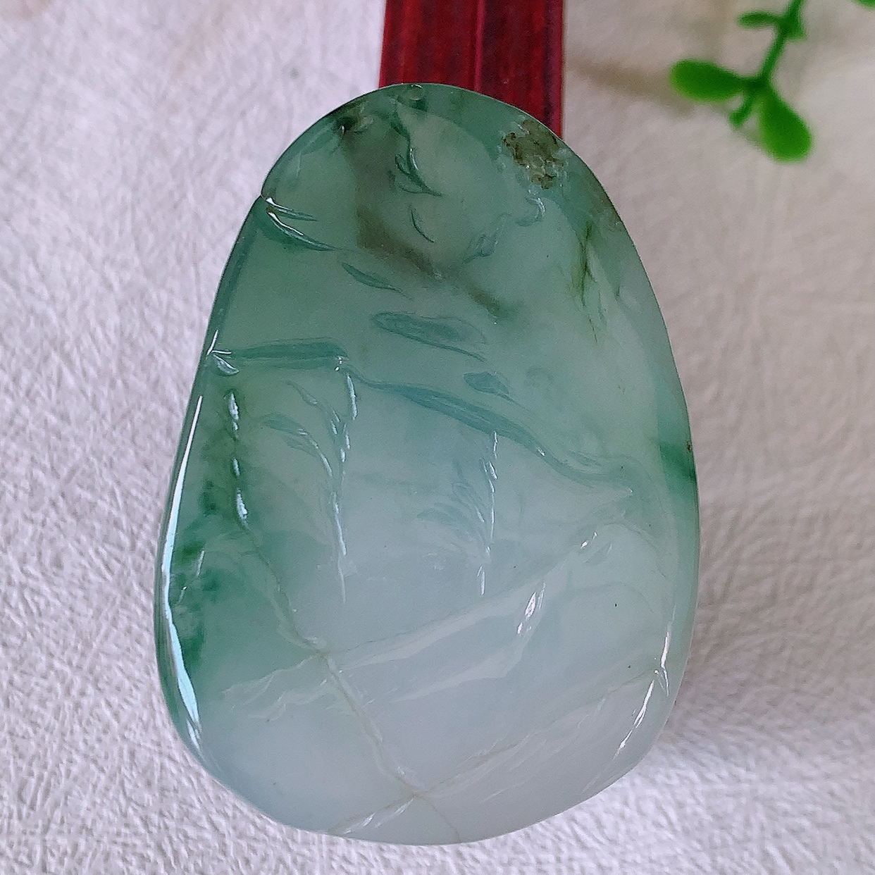 自然光实拍，冰胶飘花翡翠山水牌吊坠，立体生动形象，山水素材布局合理，意境感佳， 佩戴上身效果更高贵 #50尺寸47*33*6.8