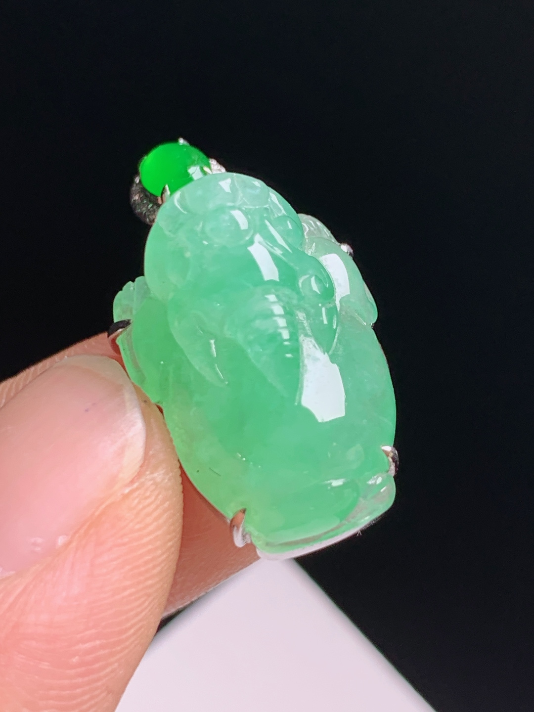 果绿貔貅吊坠，招财守运，守护满满好运加持 裸石18.5-13.7-9.5 整体24.7