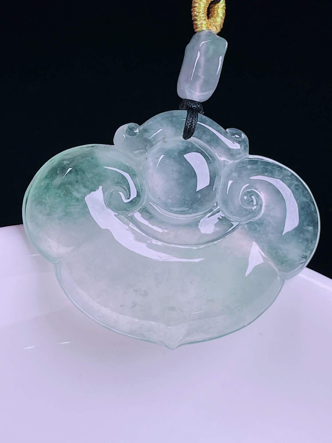 ️如意，老种起光，细底通透，尺寸：26.7/34/4.8mm0530