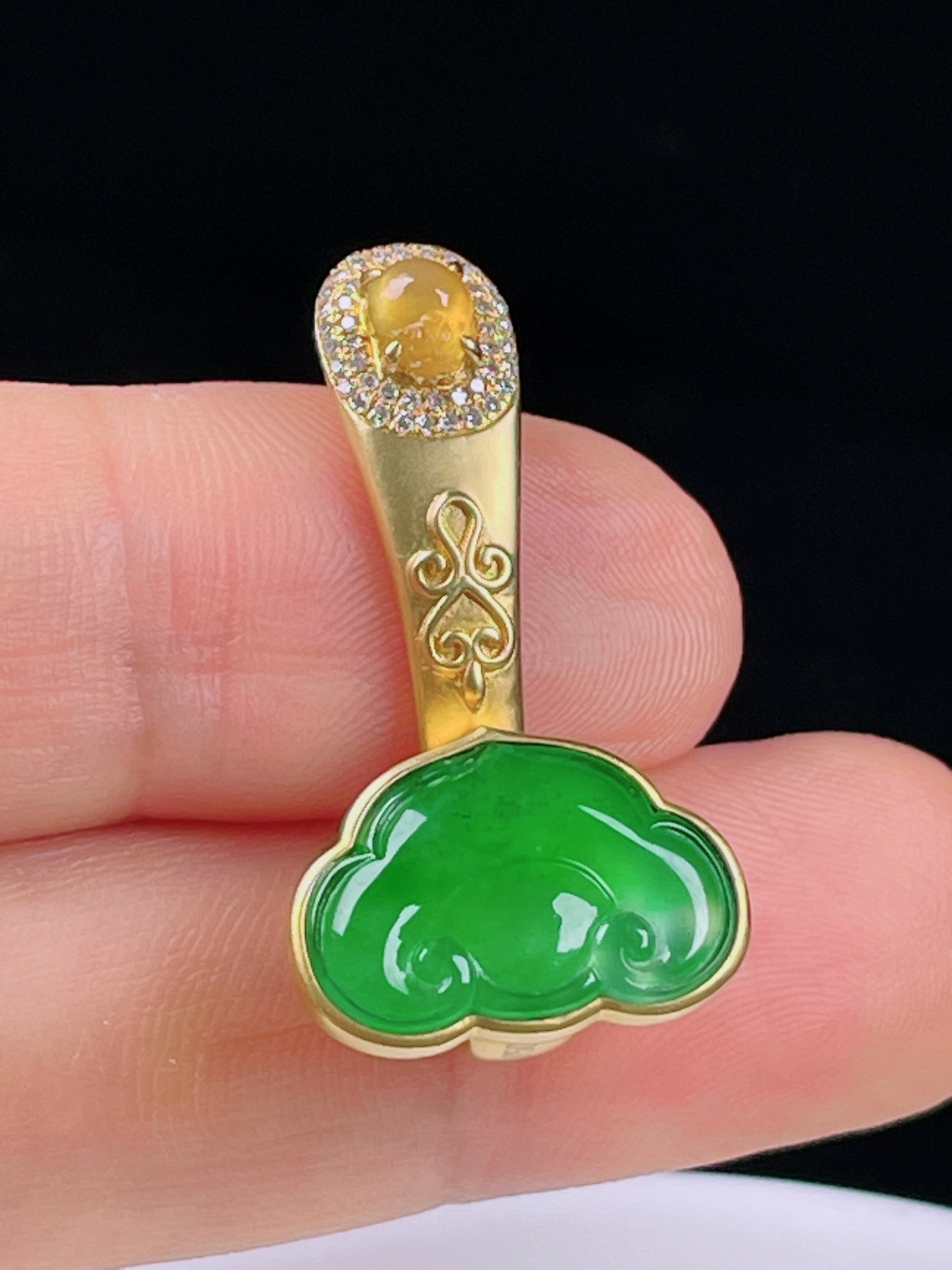 ️冰绿如意，老种起光，细底通透，尺寸：31/17/8.9mm0530