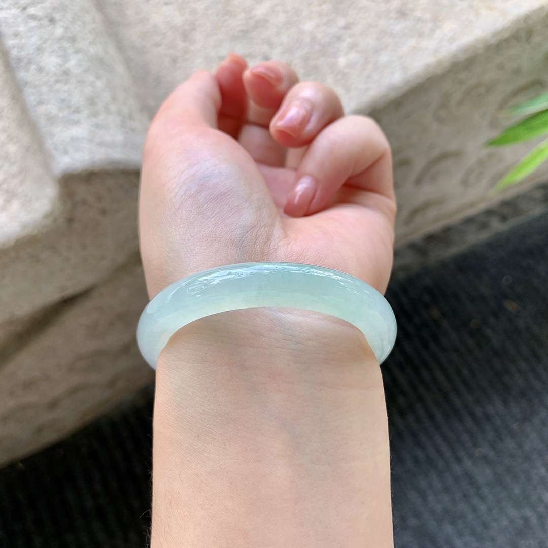 贵妃50 51，糯冰飘绿，清透，水润，种老，细腻，有絮线