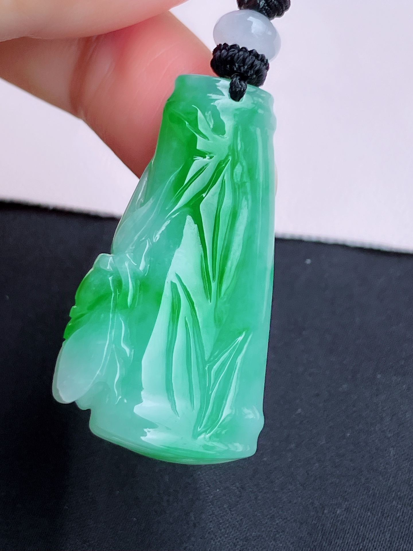 翠绿一鸣惊人，色美清爽，尺寸39/22/8.6/自然光实拍