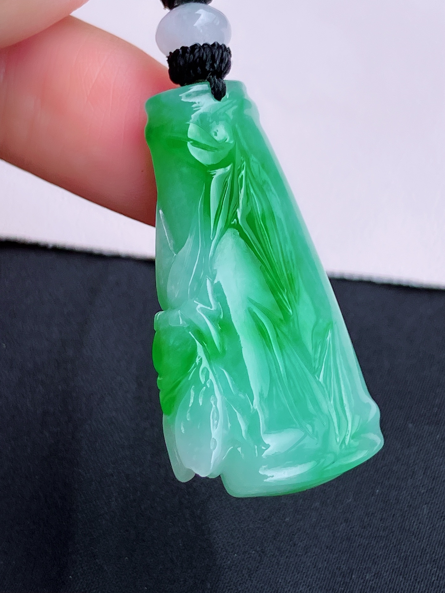 翠绿一鸣惊人，色美清爽，尺寸39/22/8.6/自然光实拍