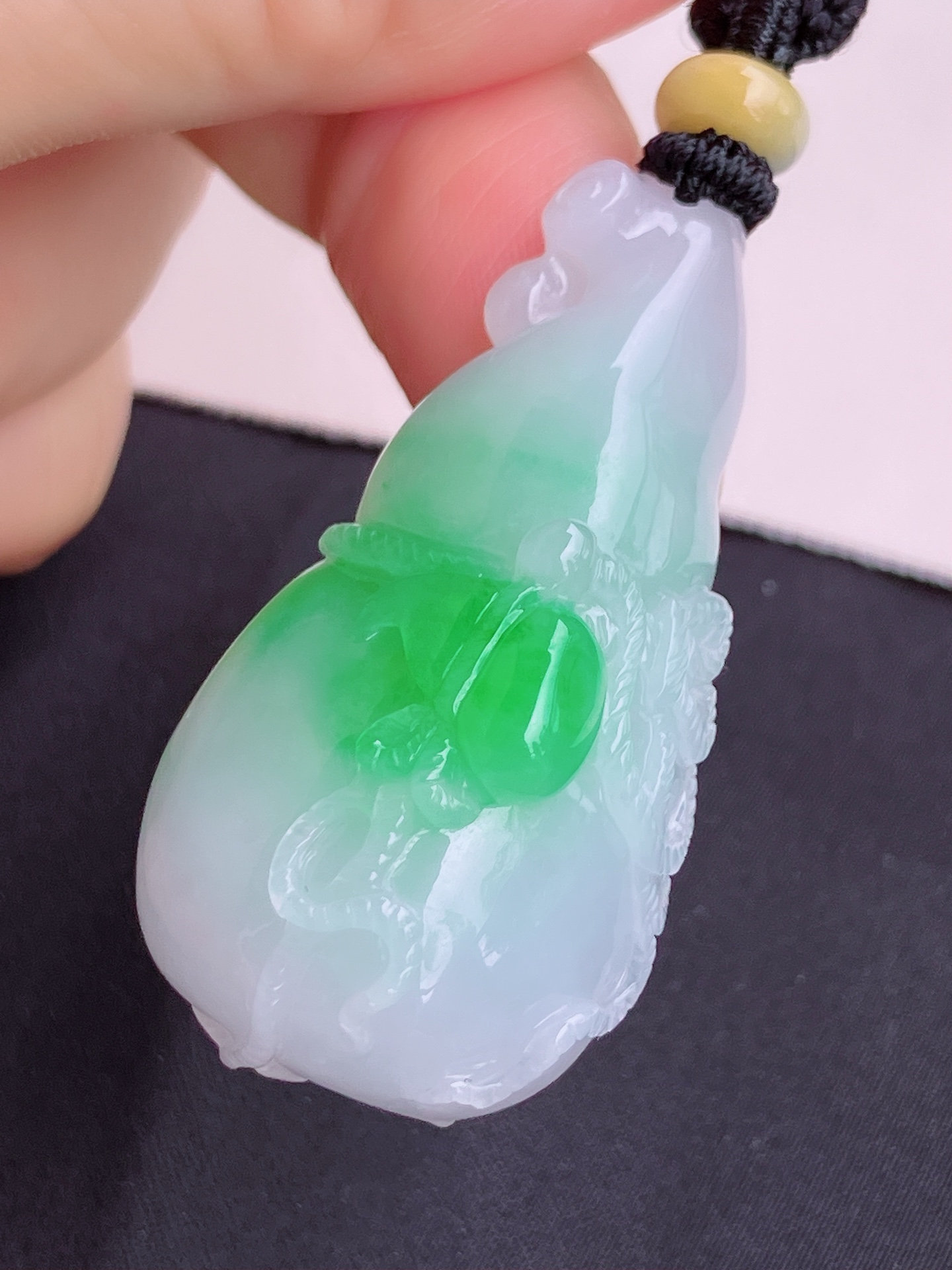 翠绿葫芦，色美清爽，尺寸43.6/23.5/16.3/自然光实拍