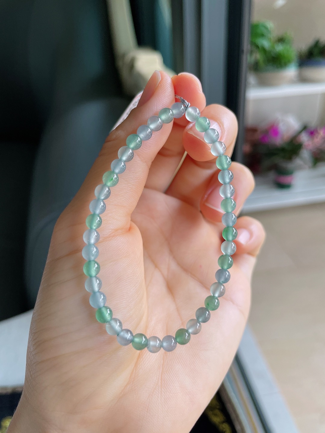 ️天然翡翠A货，冰三彩手串，尺寸：4.4mm。【编4235】