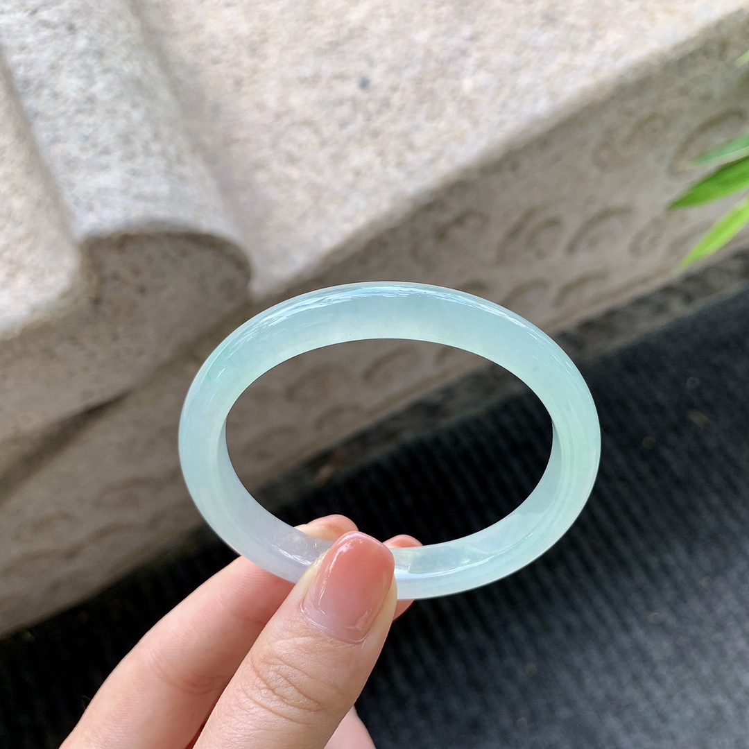 贵妃50 51，糯冰飘绿，清透，水润，种老，细腻，有絮线