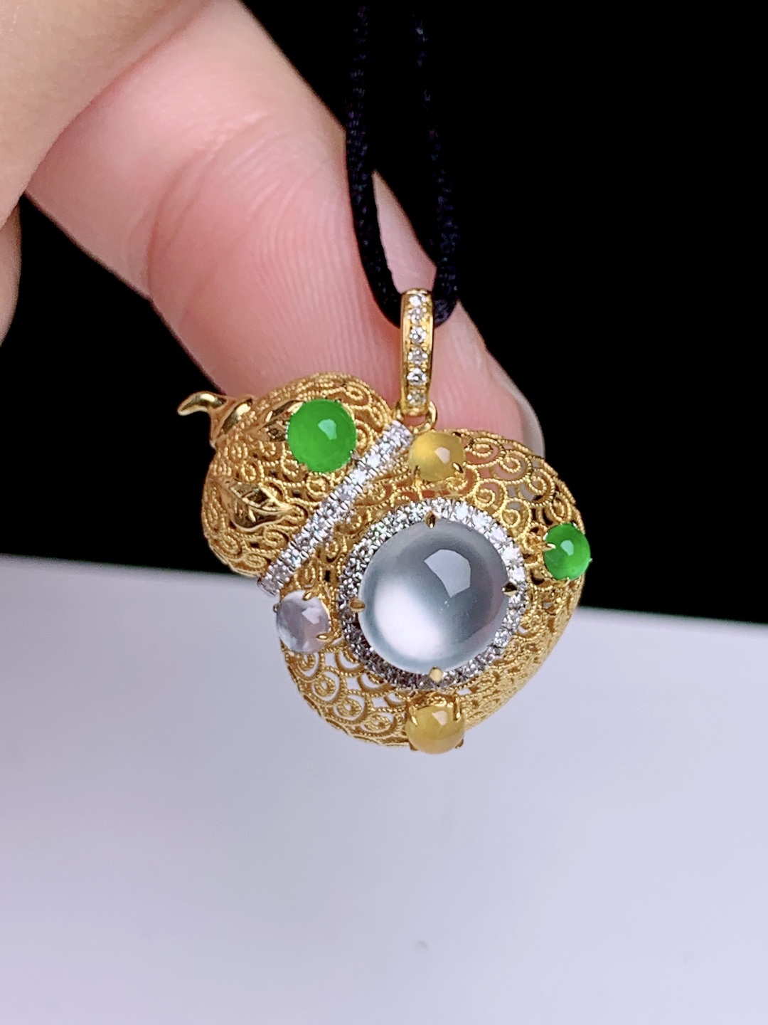 高冰蛋面葫芦 18k金钻镶嵌，22.6-18-12