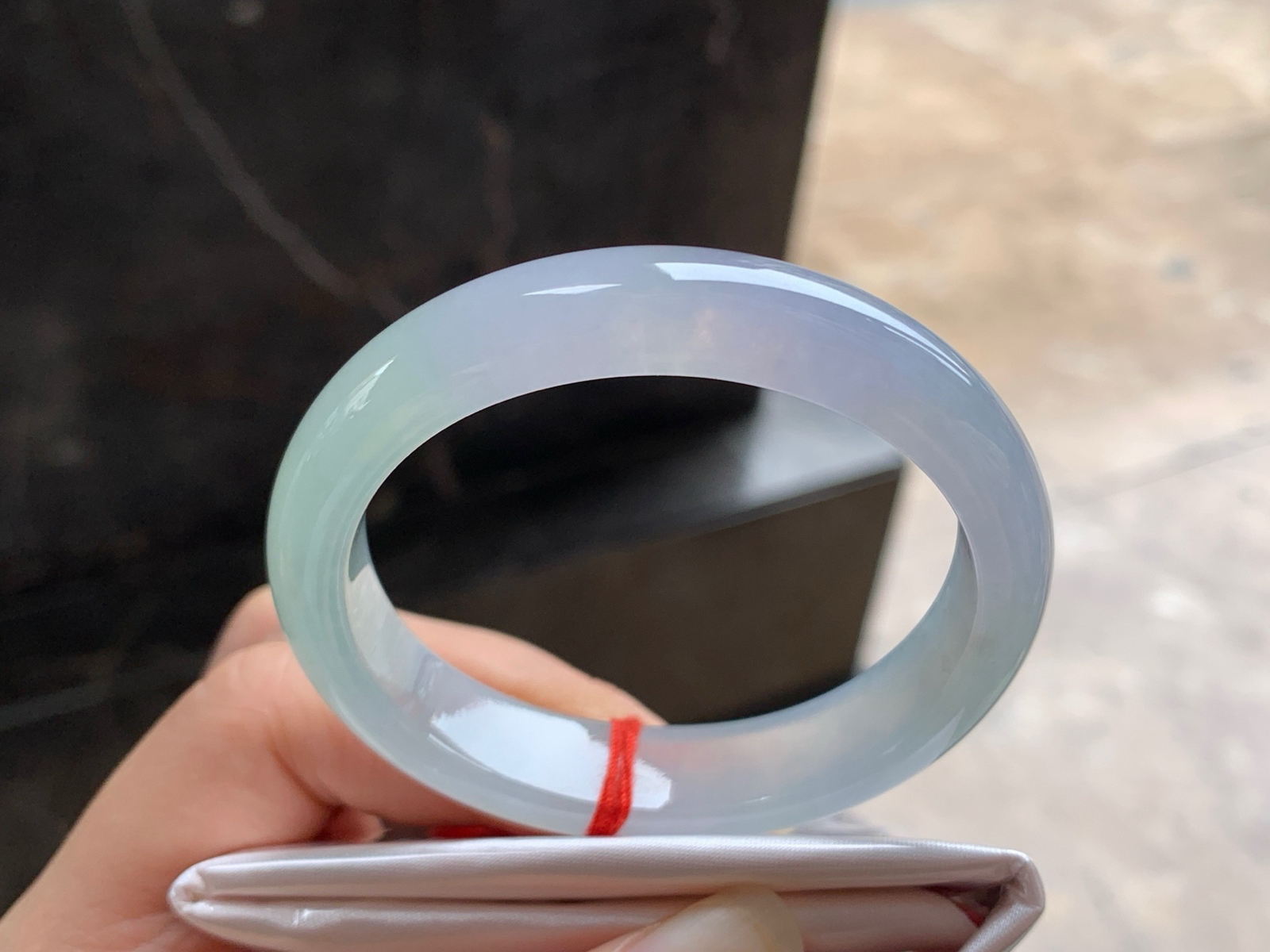 52-12.2-7.8
冰紫贵妃手镯^_^冰透清新 正圈50可以带