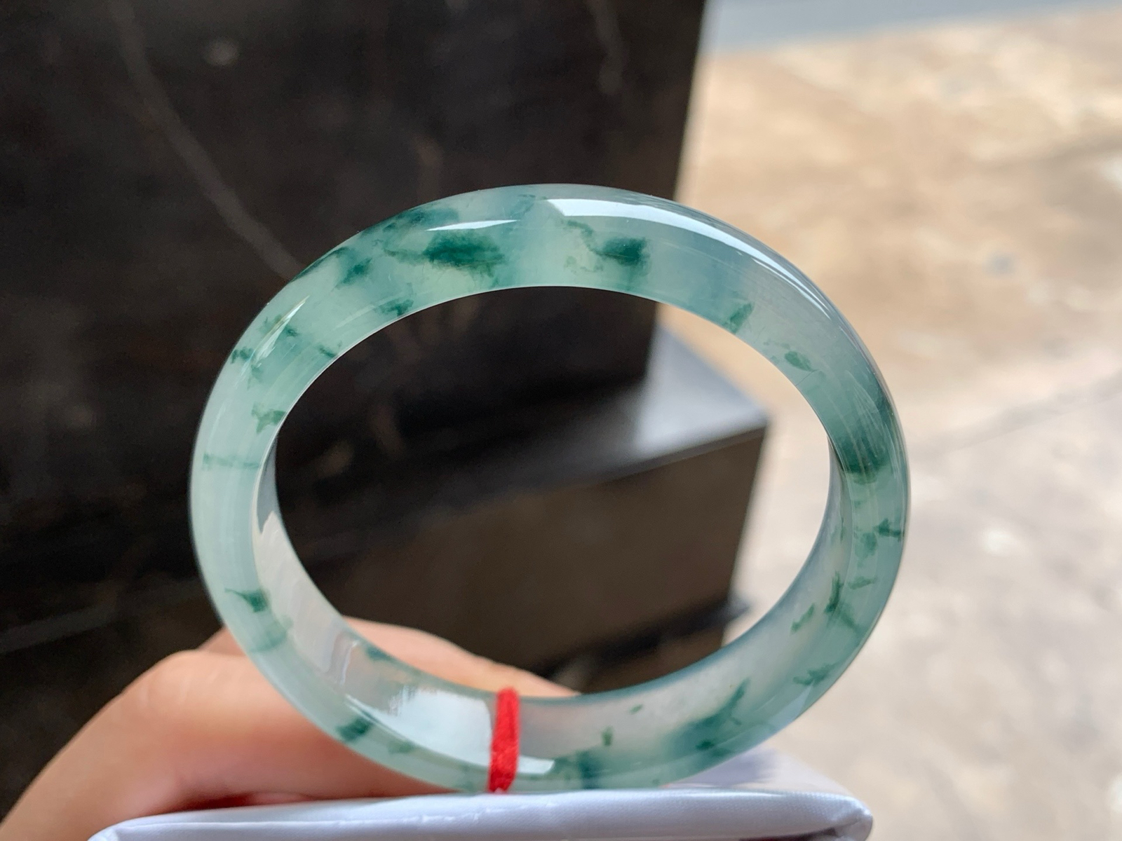 54-12.5-7
冰蓝花手镯^_^冰透 水润