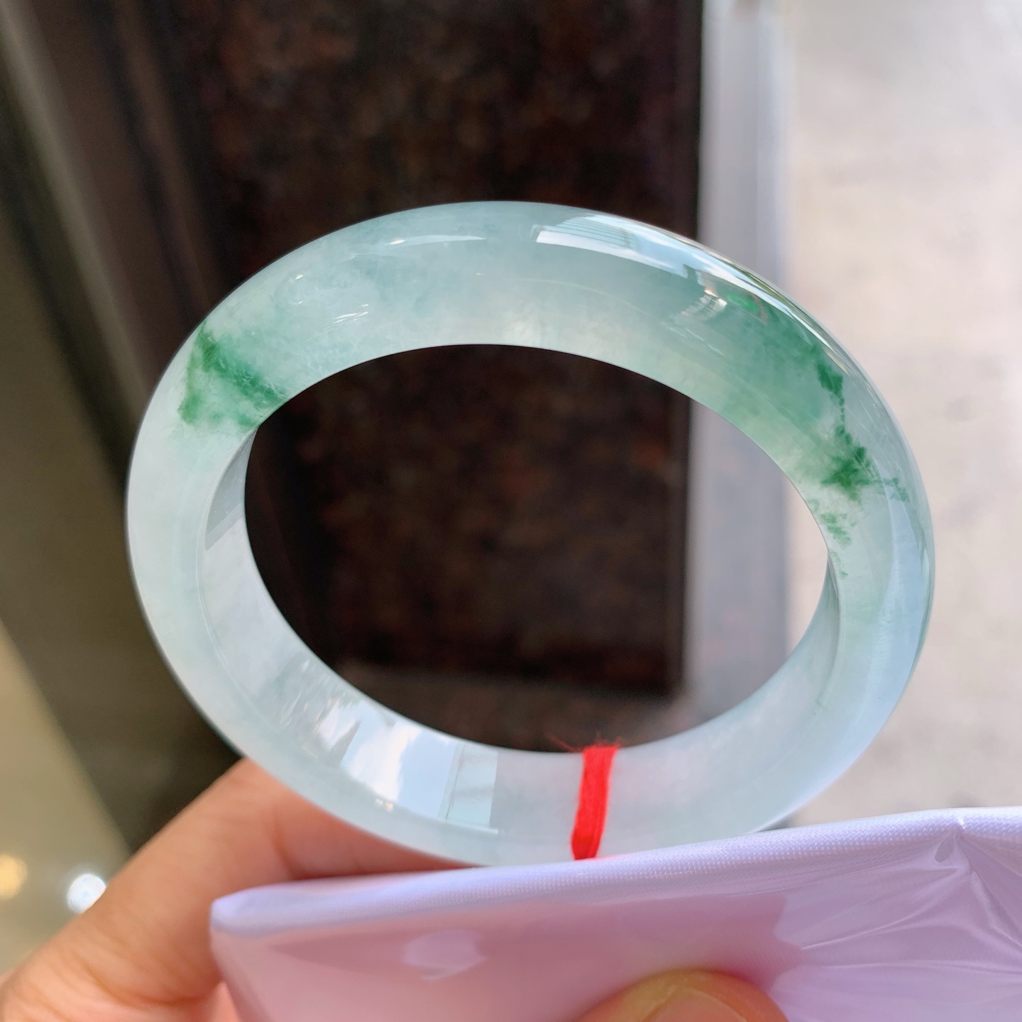 正圈冰飘花 表皮微瑕疵 尺寸：53.6/12.7/8.2 冰润