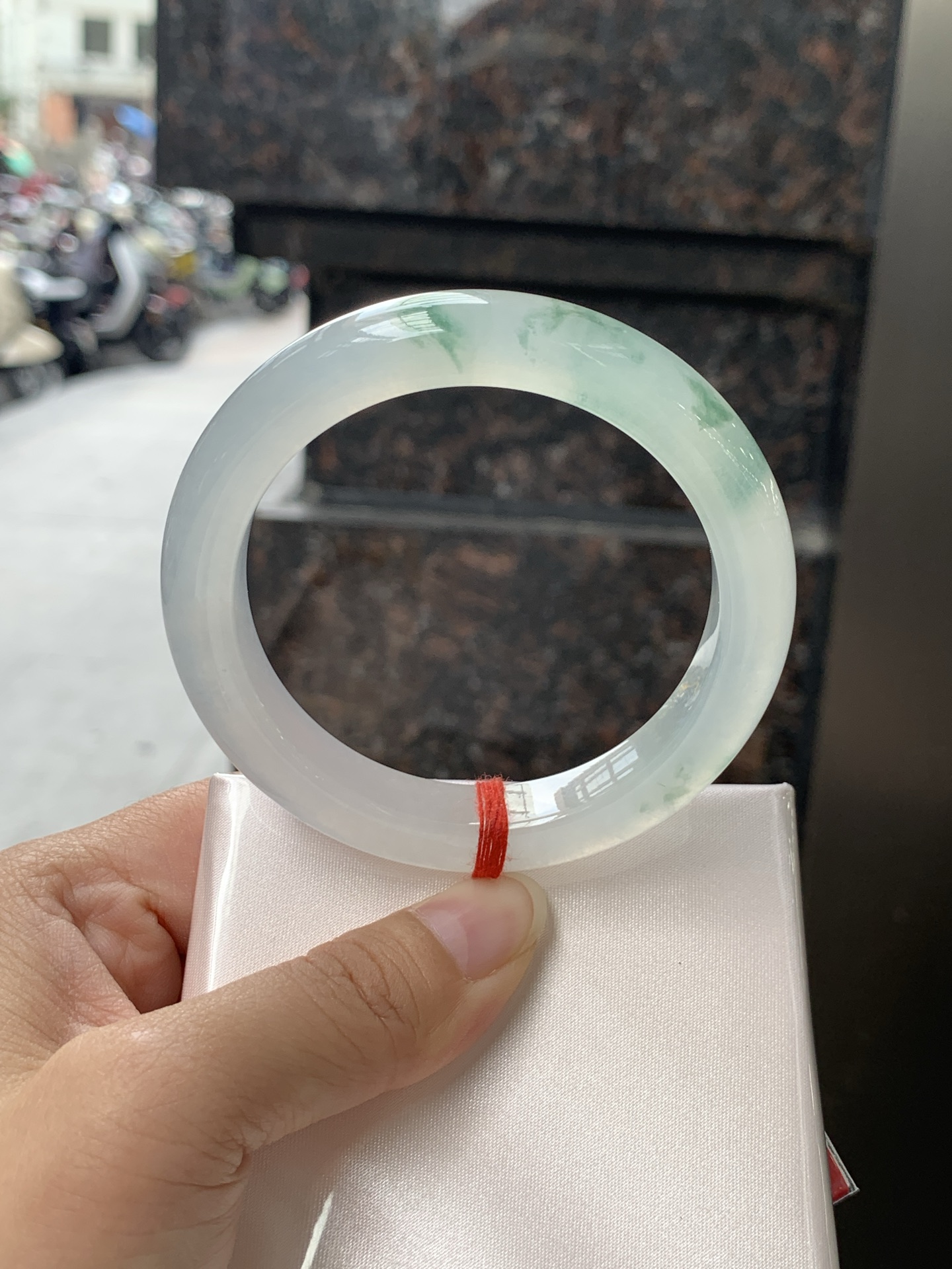 冰飘花正圈 56-11-9.2 0530-N853 打灯棉纹，底妆冰透起光，蓝绿花灵动飘逸，勾勒出一幅唯美诗意的山水意境画，古典优雅又秀气