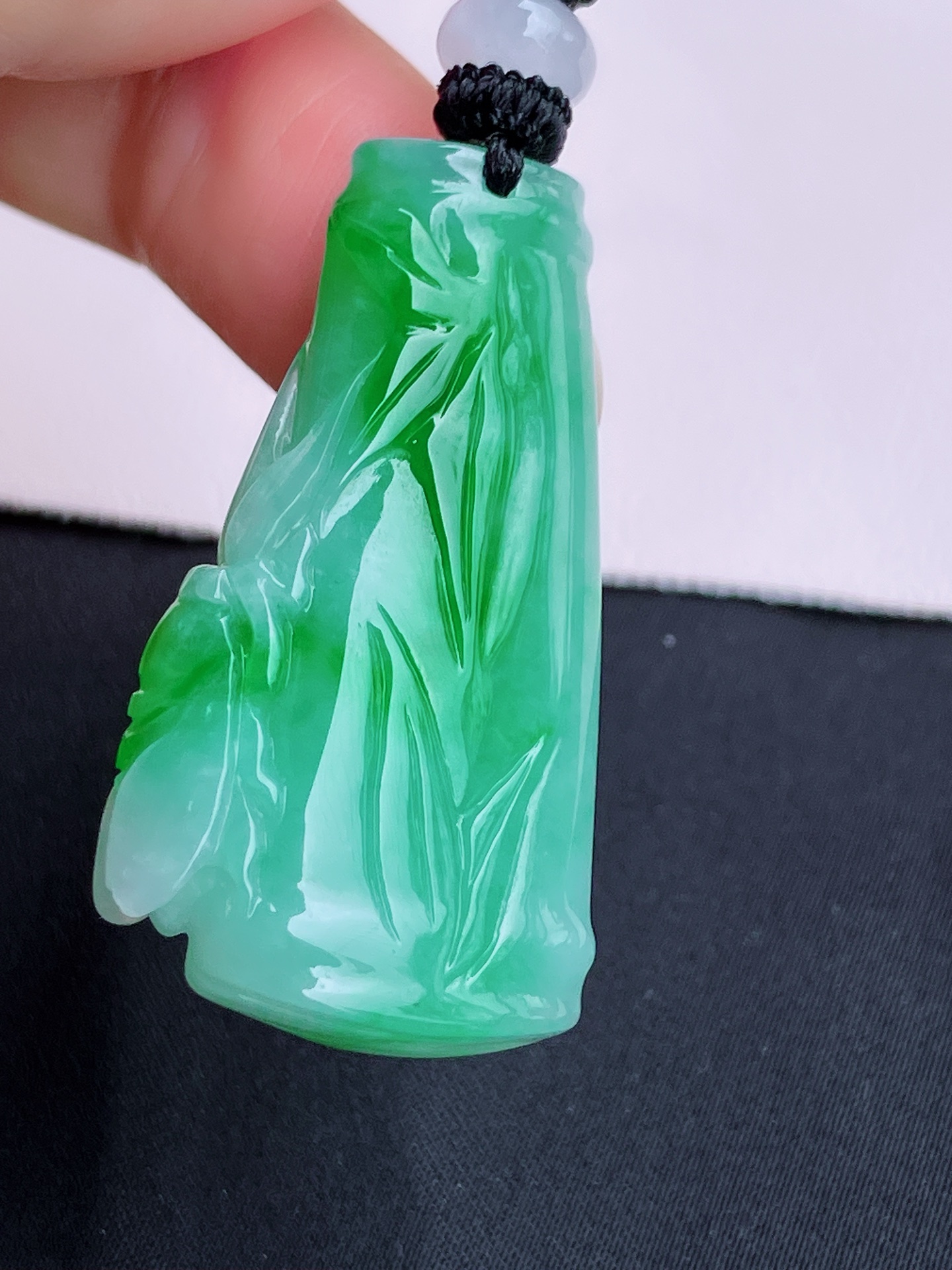 翠绿一鸣惊人，色美清爽，尺寸39/22/8.6/自然光实拍