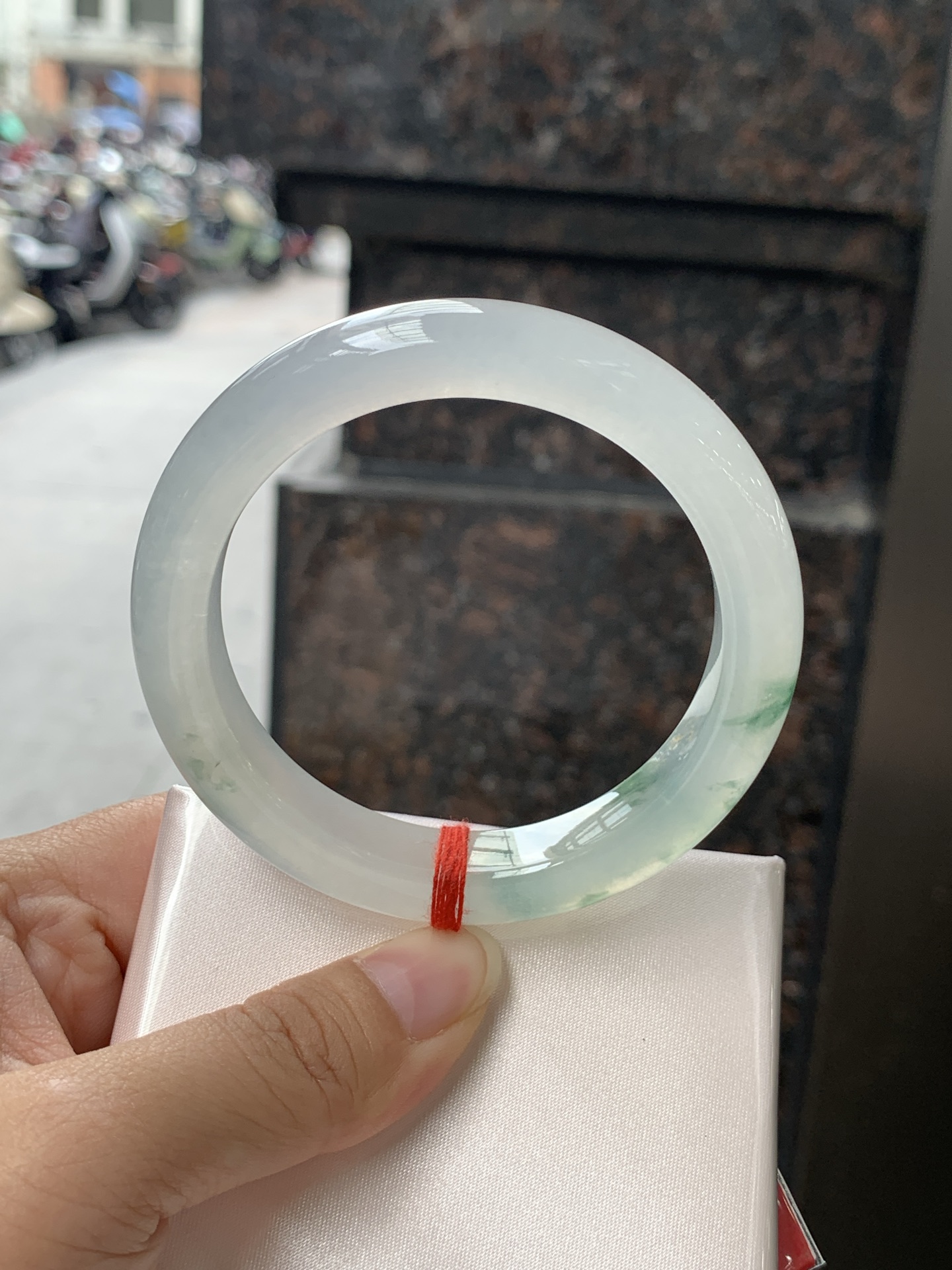 冰飘花正圈 56-11-9.2 0530-N853 打灯棉纹，底妆冰透起光，蓝绿花灵动飘逸，勾勒出一幅唯美诗意的山水意境画，古典优雅又秀气