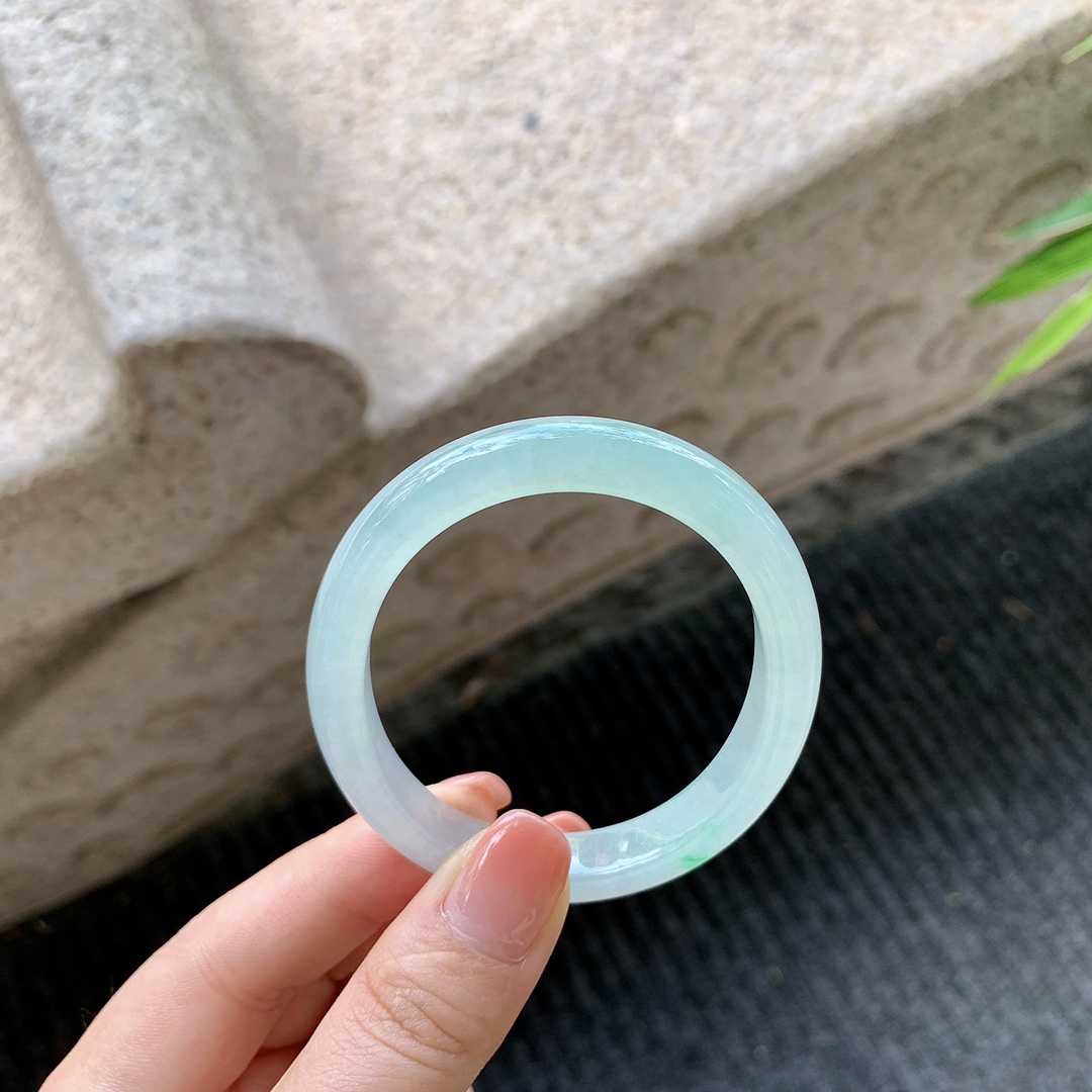贵妃50 51，糯冰飘绿，清透，水润，种老，细腻，有絮线