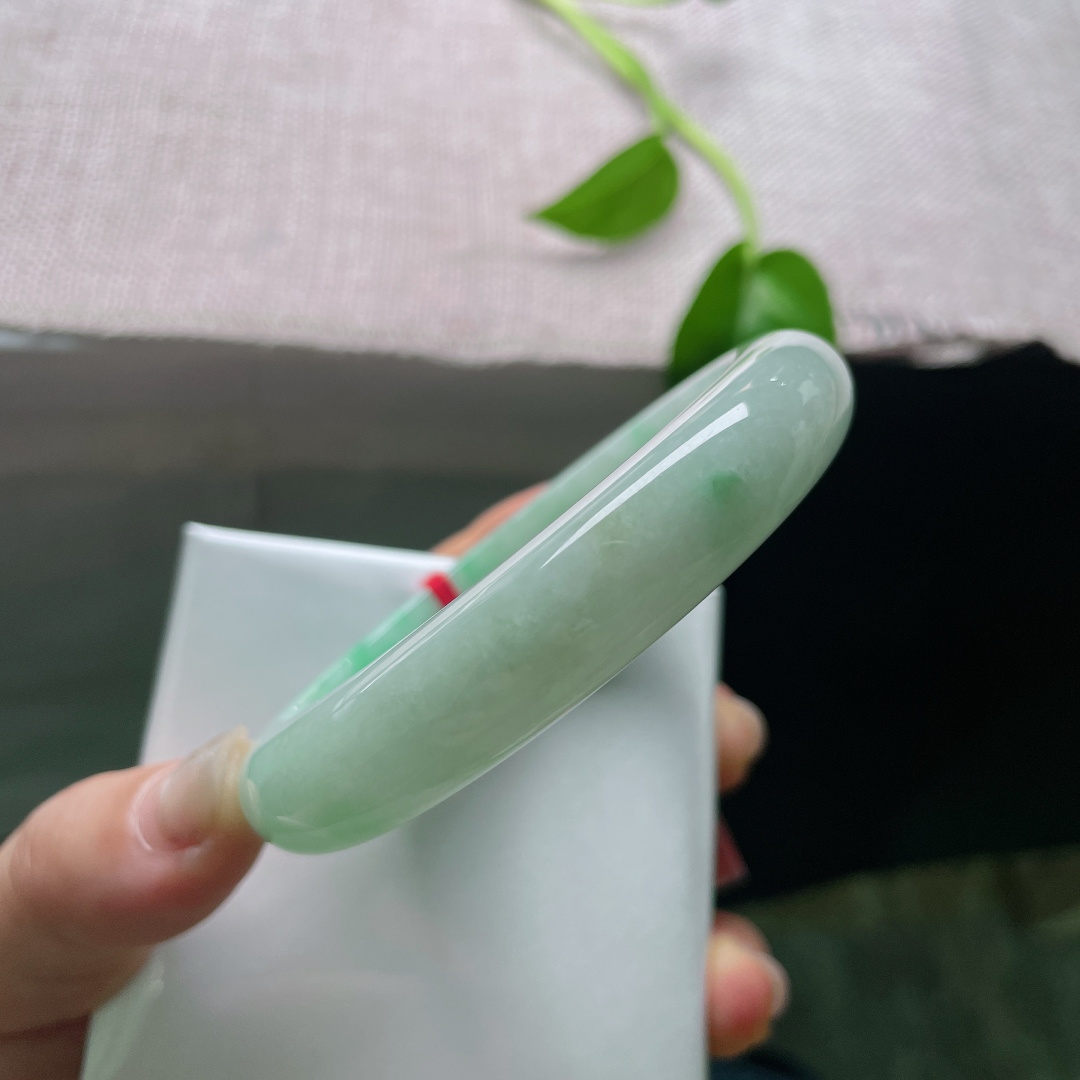 58.2/12.5/8.5绿底正圈，水润细腻，清新，甜美，晶体，无裂，ss53562a