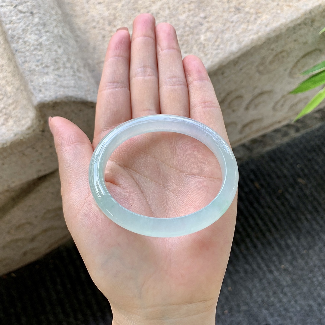贵妃50 51，糯冰飘绿，清透，水润，种老，细腻，有絮线