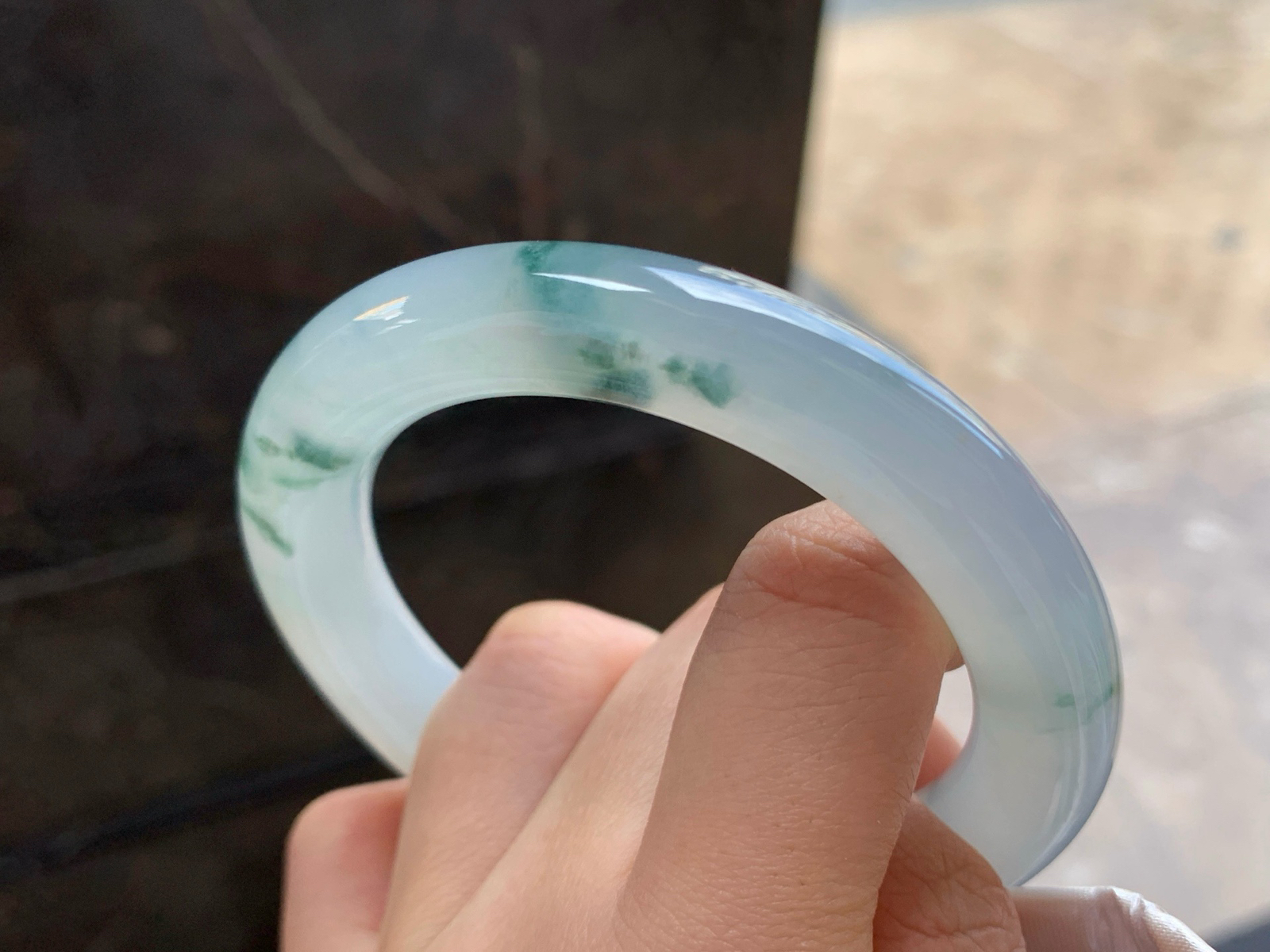 55.5-11
冰蓝花圆条手镯^_^水润清新