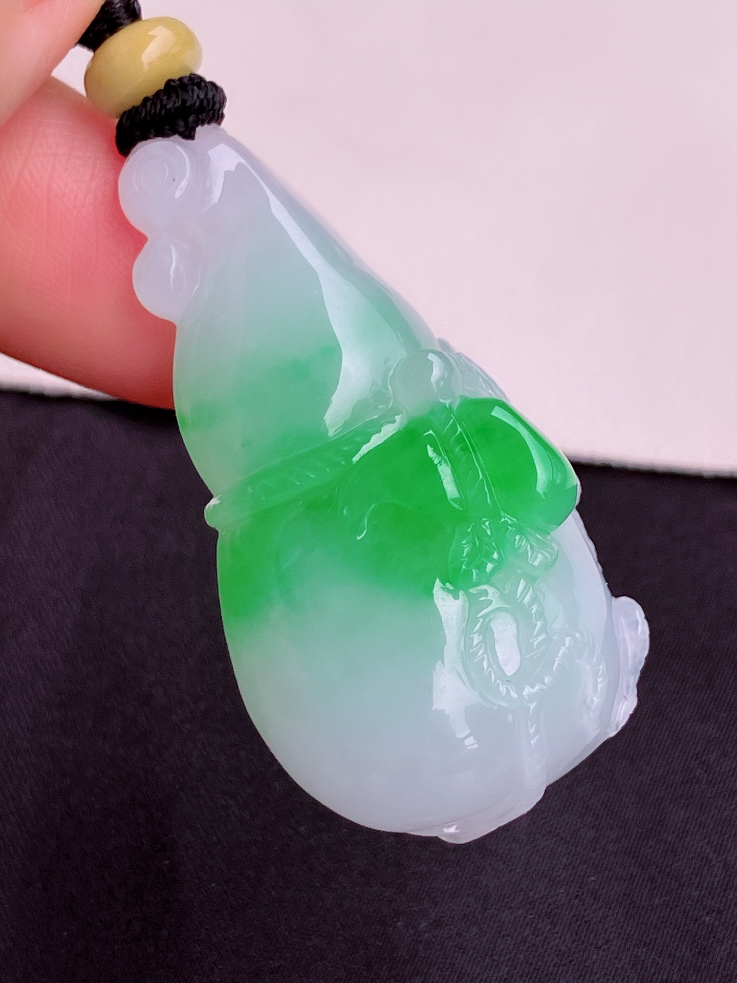 翠绿葫芦，色美清爽，尺寸43.6/23.5/16.3/自然光实拍