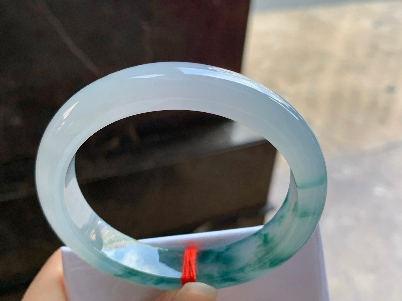 56-12.8-8.3
蓝花贵妃手镯^_^飘花浓郁 正圈53 54可以带