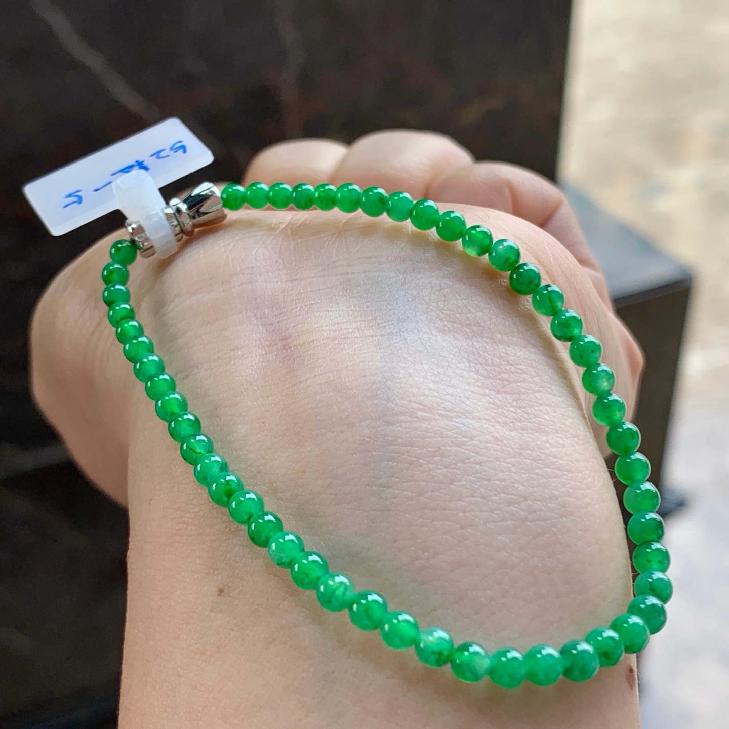 绿色手串^_^鲜艳起光