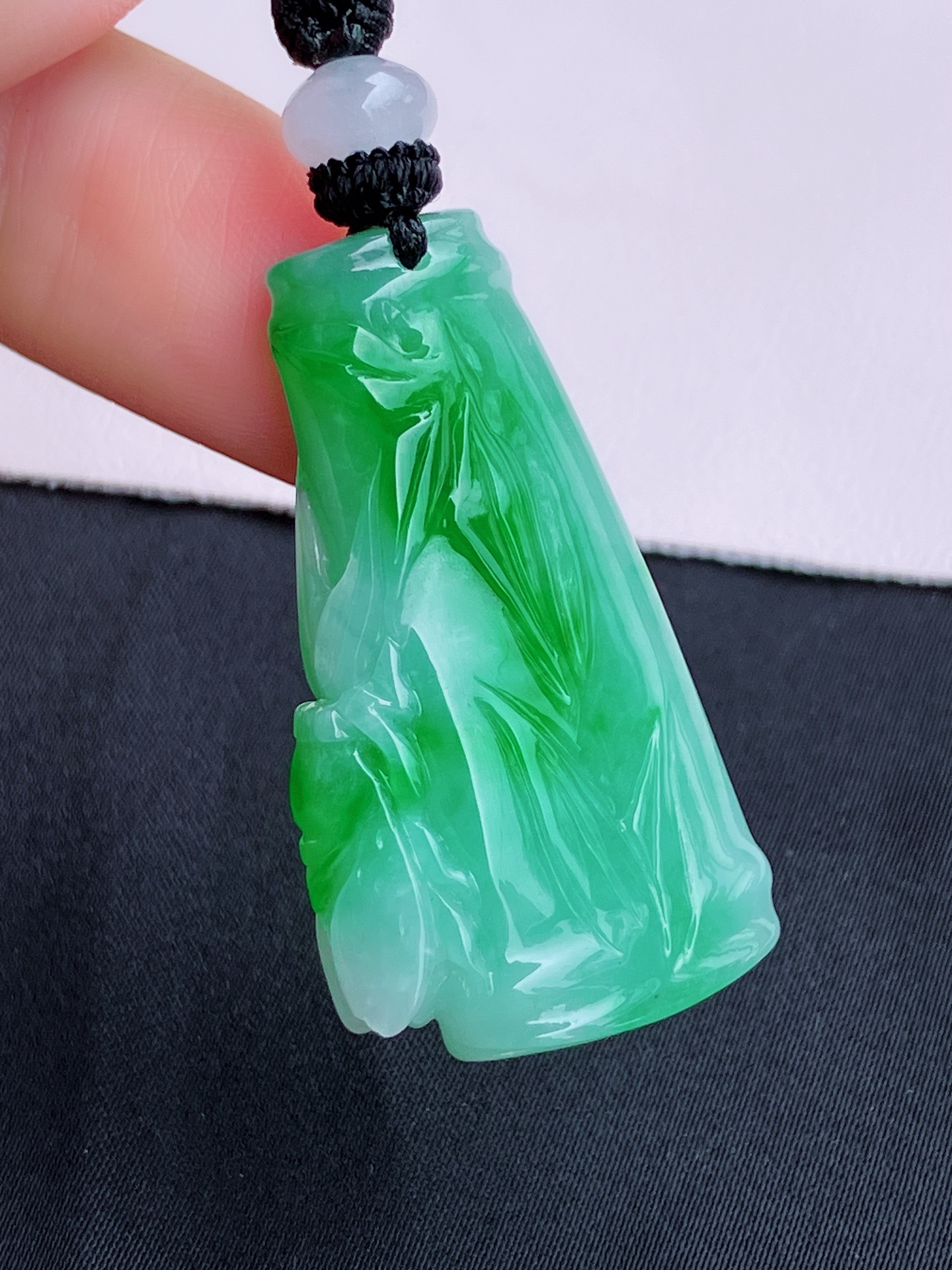 翠绿一鸣惊人，色美清爽，尺寸39/22/8.6/自然光实拍