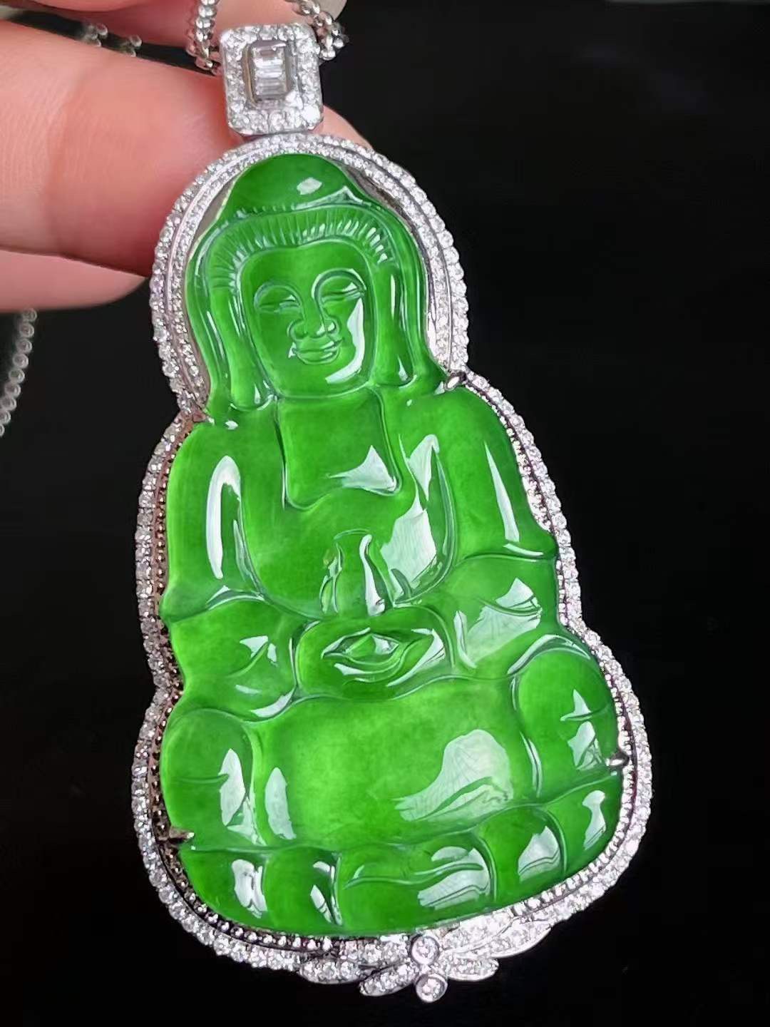 ️ 辣绿品质观音吊坠 精工雕刻 细腻水润 翠色浓郁 豪镶款 品质杠杠滴 无裂