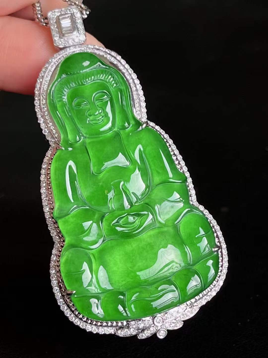 ️ 辣绿品质观音吊坠 精工雕刻 细腻水润 翠色浓郁 豪镶款 品质杠杠滴 无裂