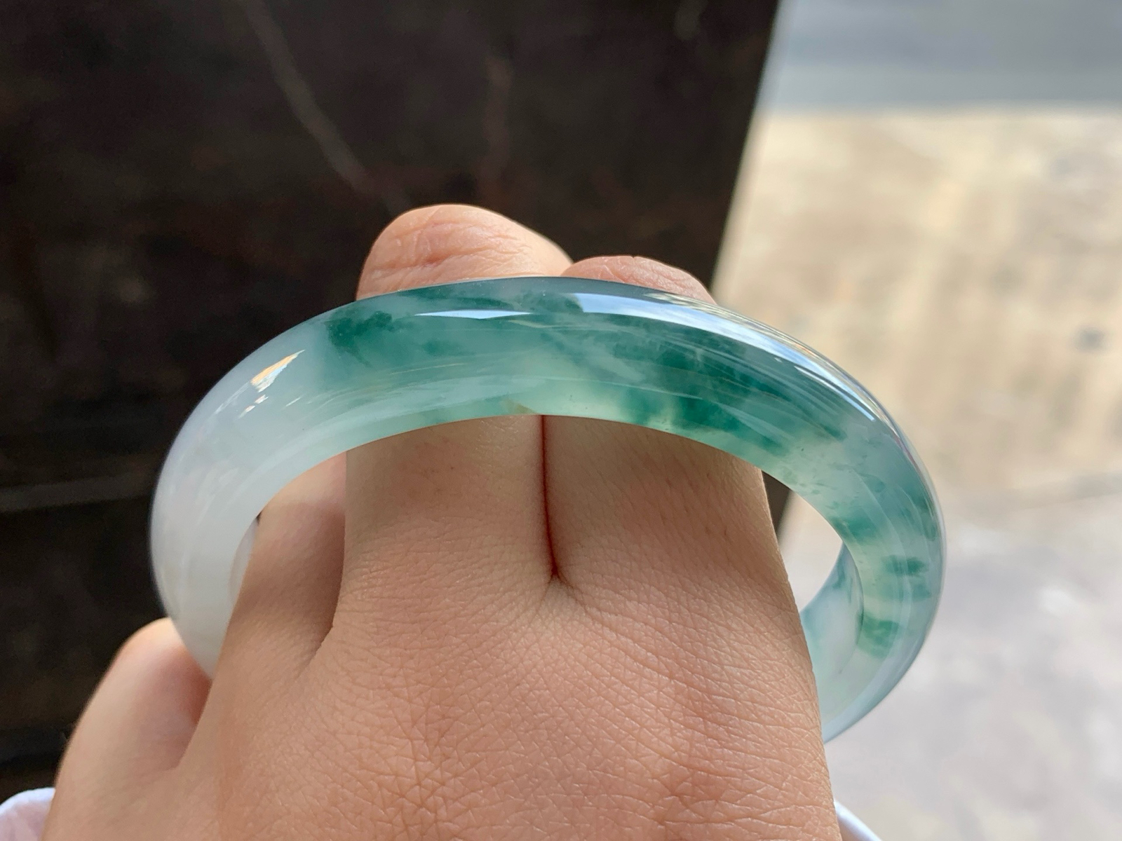 56-12.8-8.3
蓝花贵妃手镯^_^飘花浓郁 正圈53 54可以带