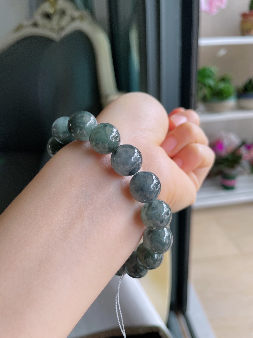 天然翡翠A货，冰乌鸡手串，尺寸：12.6mm。【编3897】