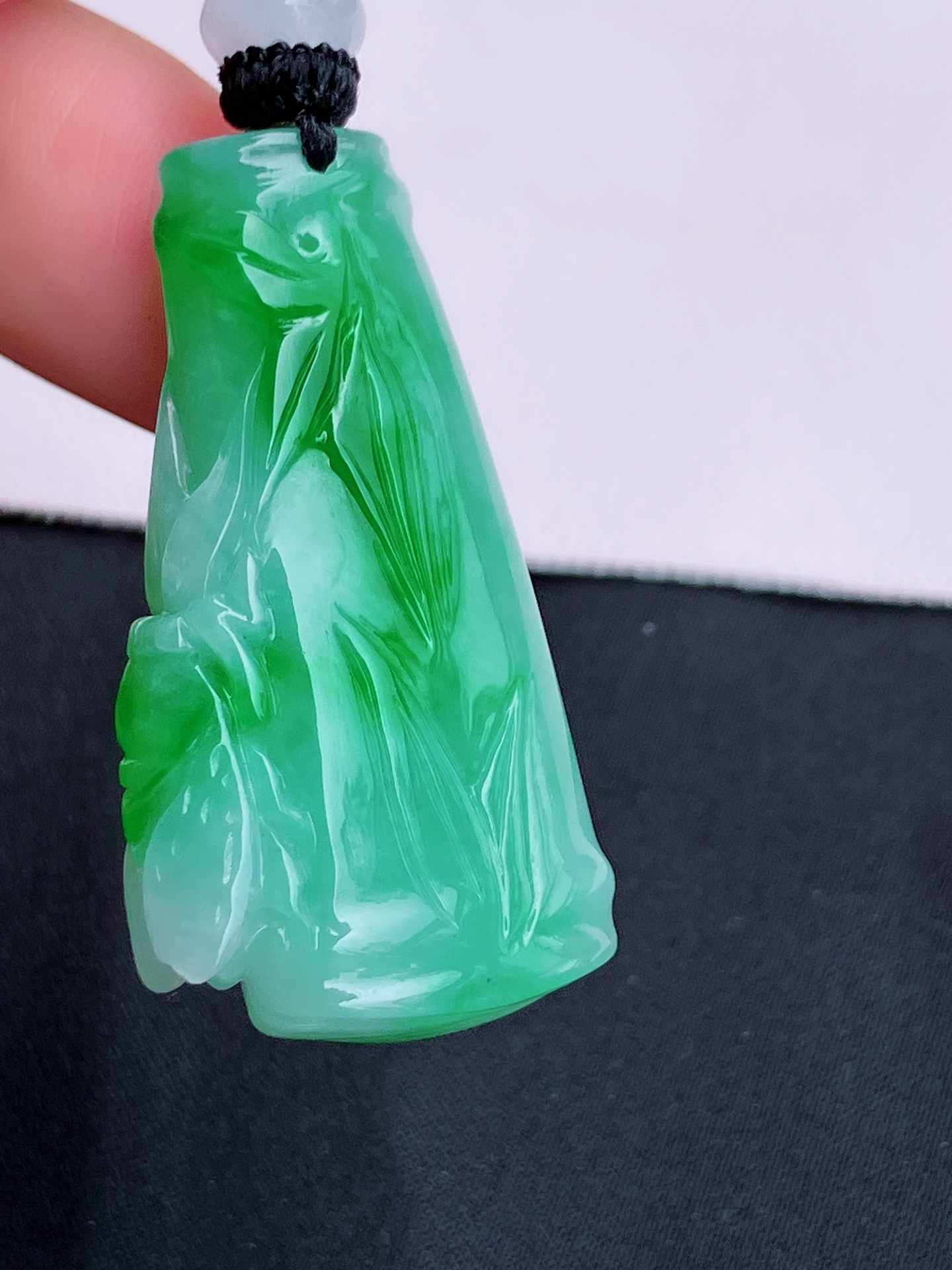 翠绿一鸣惊人，色美清爽，尺寸39/22/8.6/自然光实拍