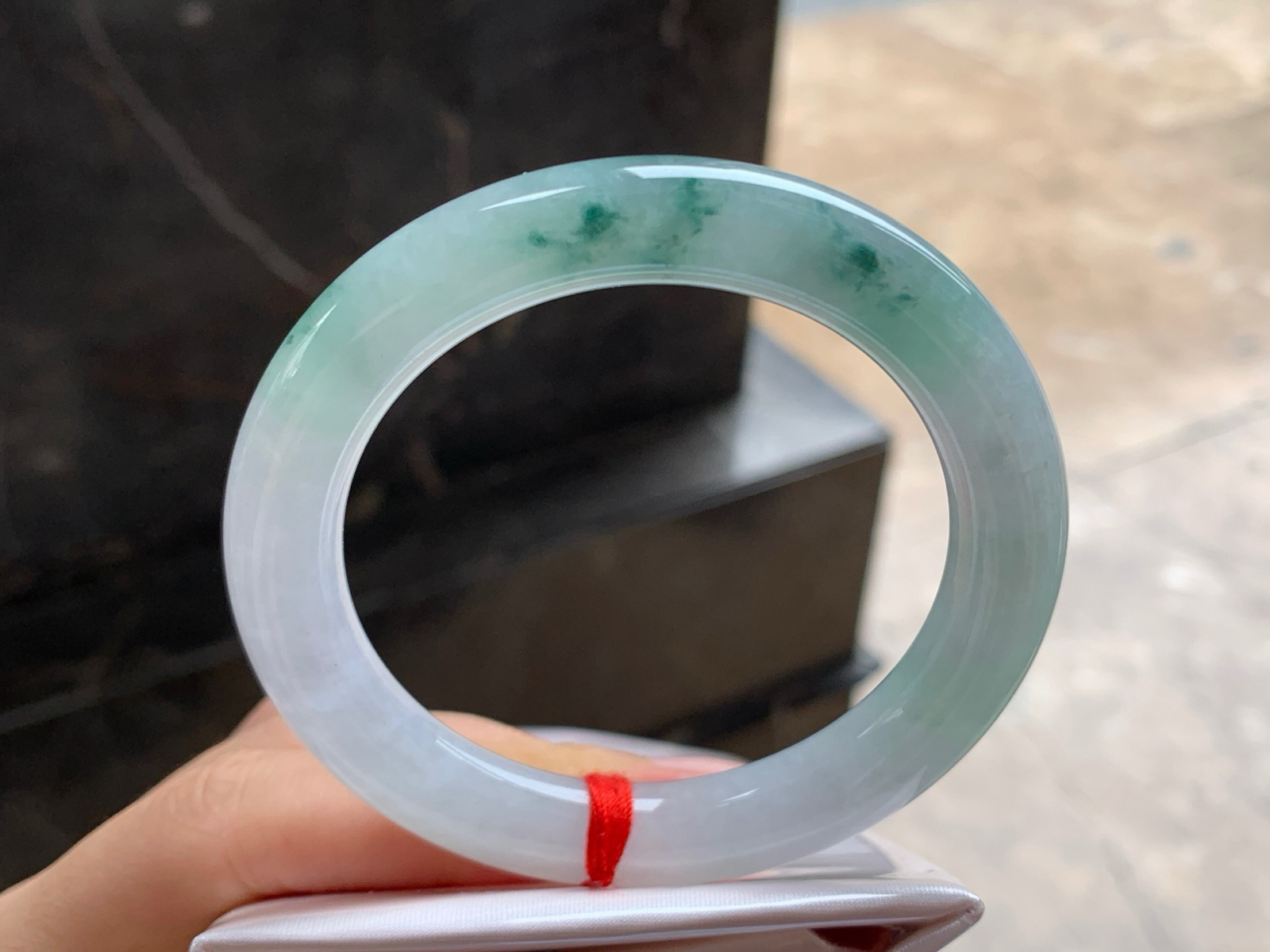 55-10.5
蓝花圆条手镯^_^飘花灵韵 细腻