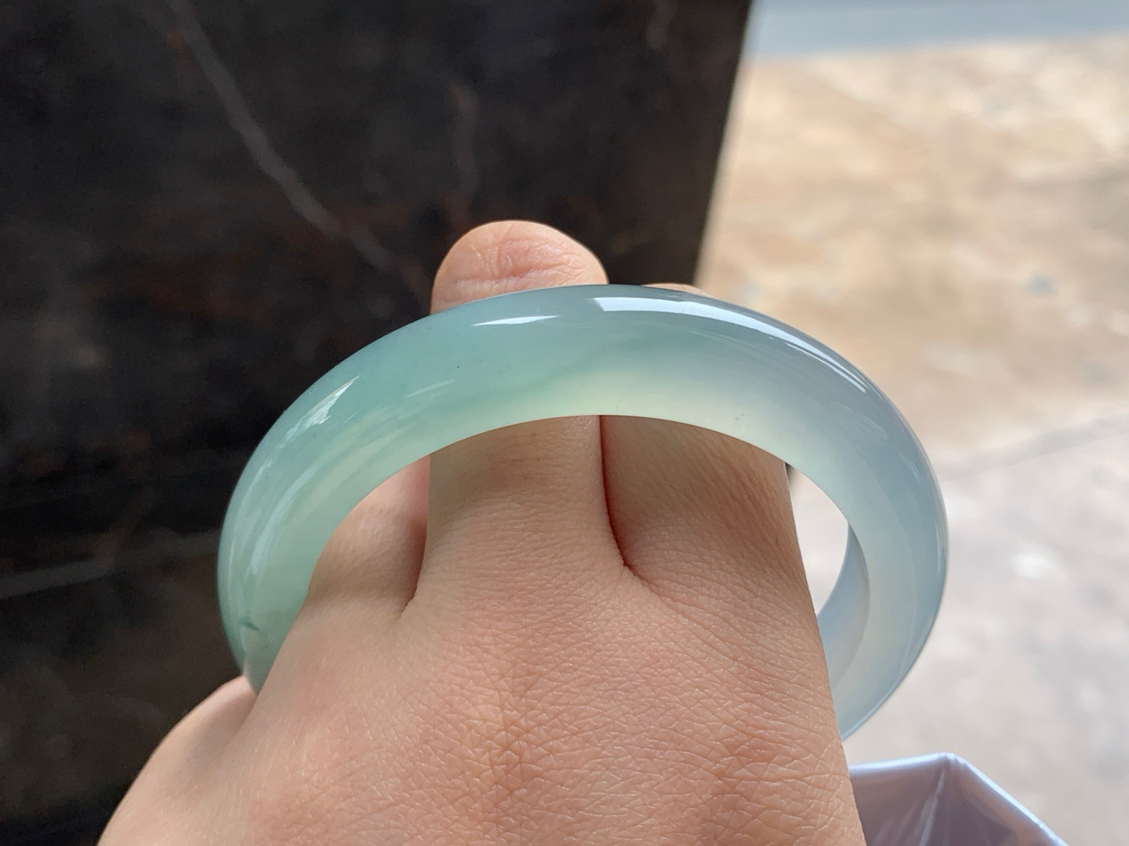 57-12.3-9.3
冰蓝花手镯^_^冰透