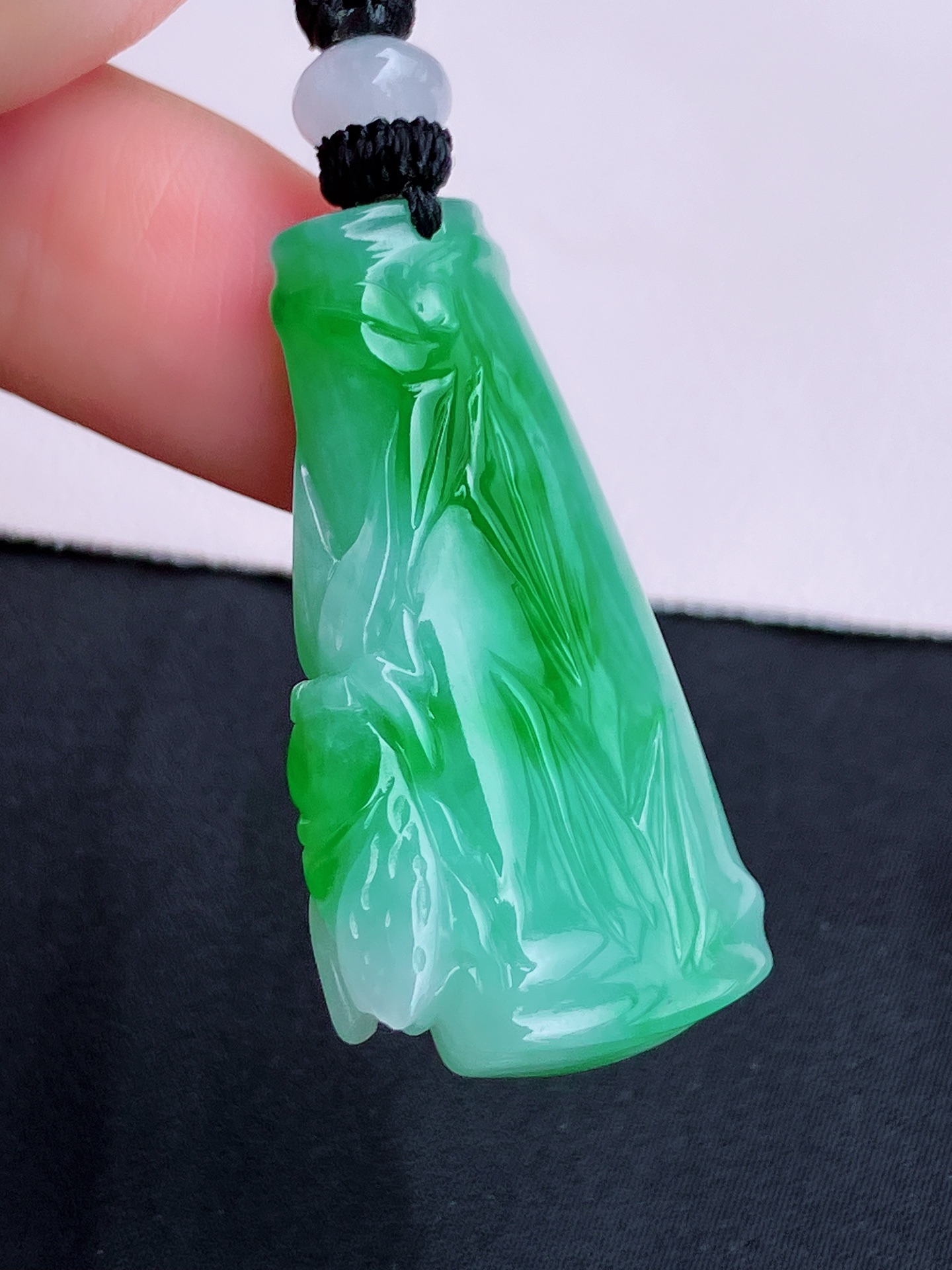翠绿一鸣惊人，色美清爽，尺寸39/22/8.6/自然光实拍