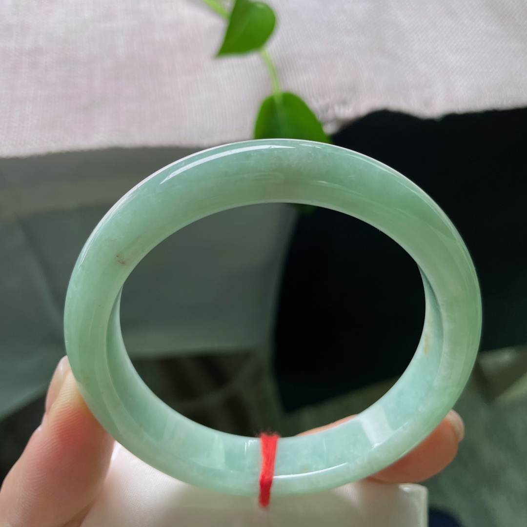 59/12.4/8.3，绿底正圈，水润，颜色分布均匀，洒金，招财进宝，无裂，ss53768a