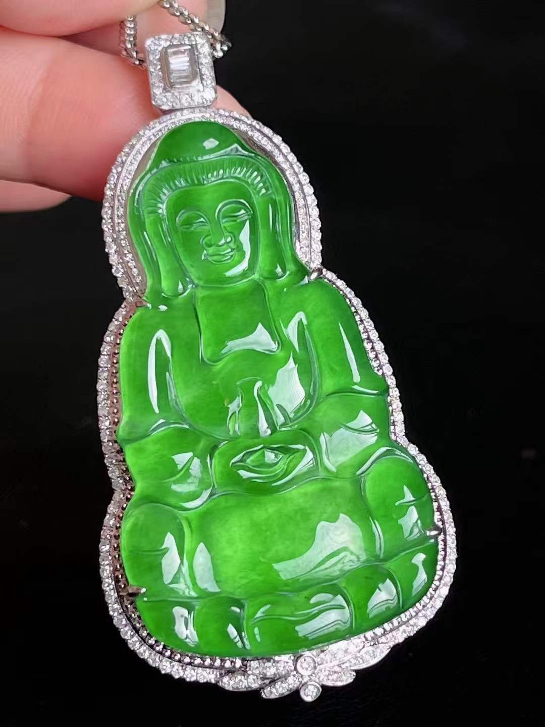 ️ 辣绿品质观音吊坠 精工雕刻 细腻水润 翠色浓郁 豪镶款 品质杠杠滴 无裂