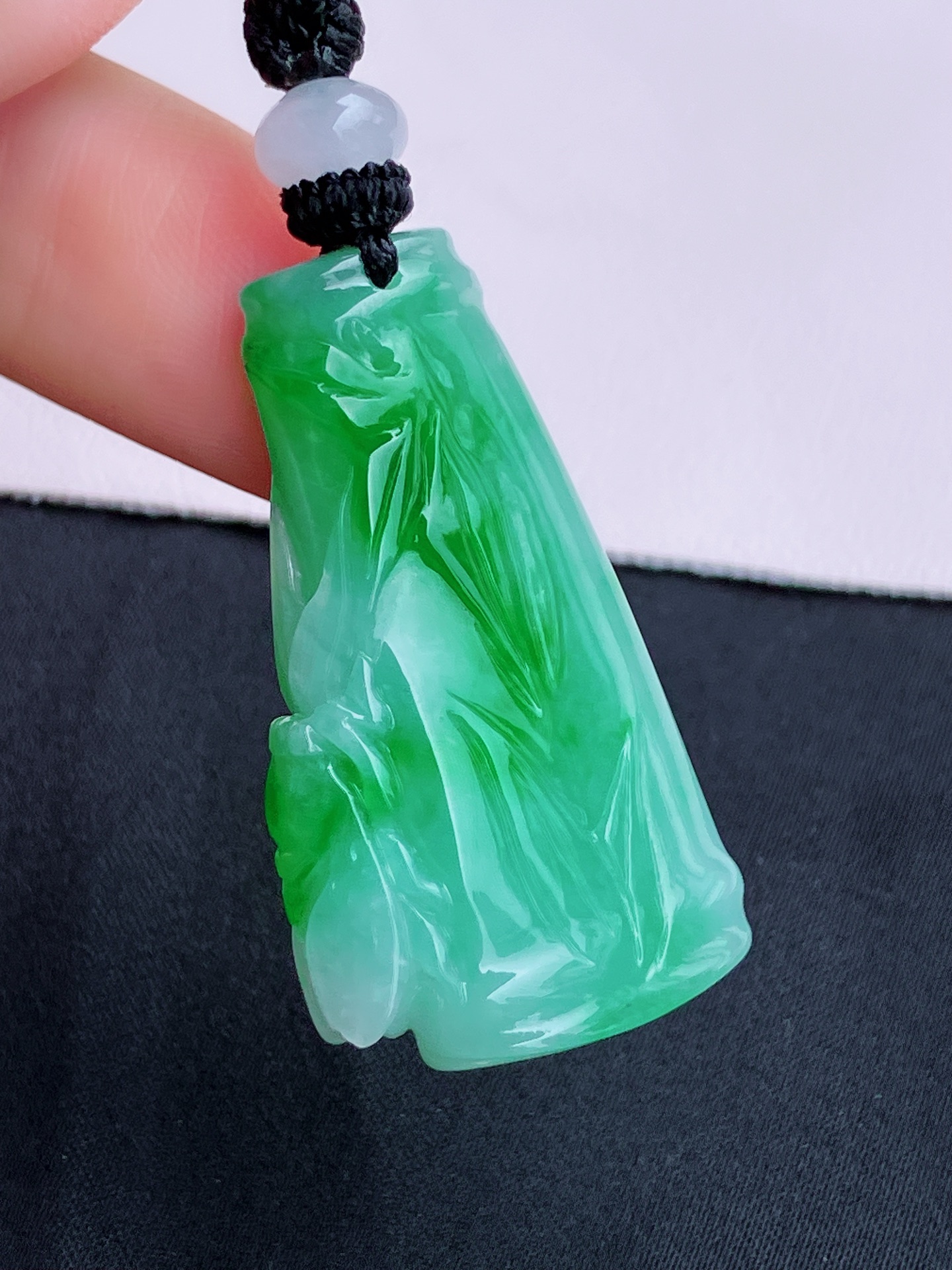 翠绿一鸣惊人，色美清爽，尺寸39/22/8.6/自然光实拍