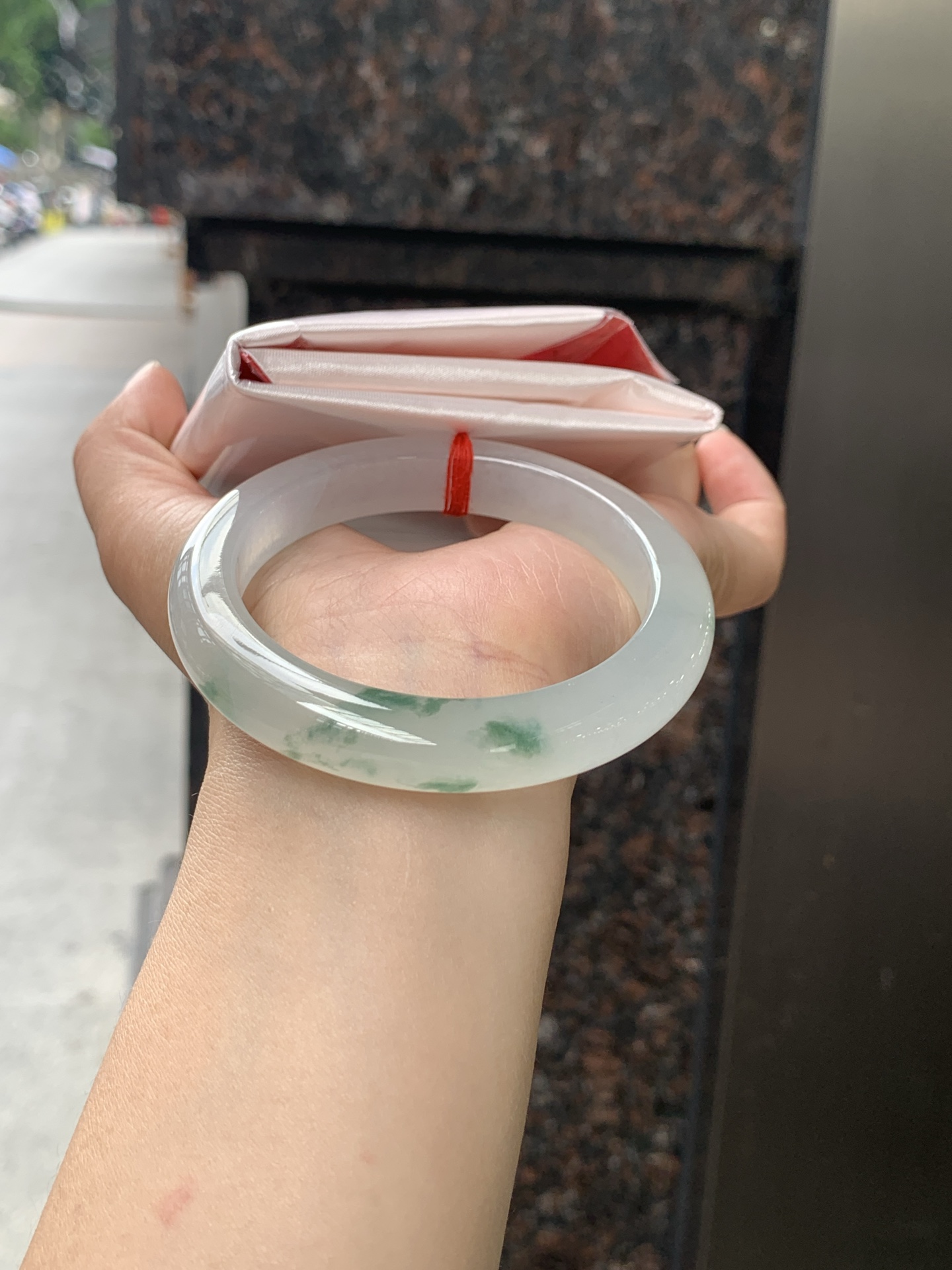 冰飘花正圈 56-11-9.2 0530-N853 打灯棉纹，底妆冰透起光，蓝绿花灵动飘逸，勾勒出一幅唯美诗意的山水意境画，古典优雅又秀气