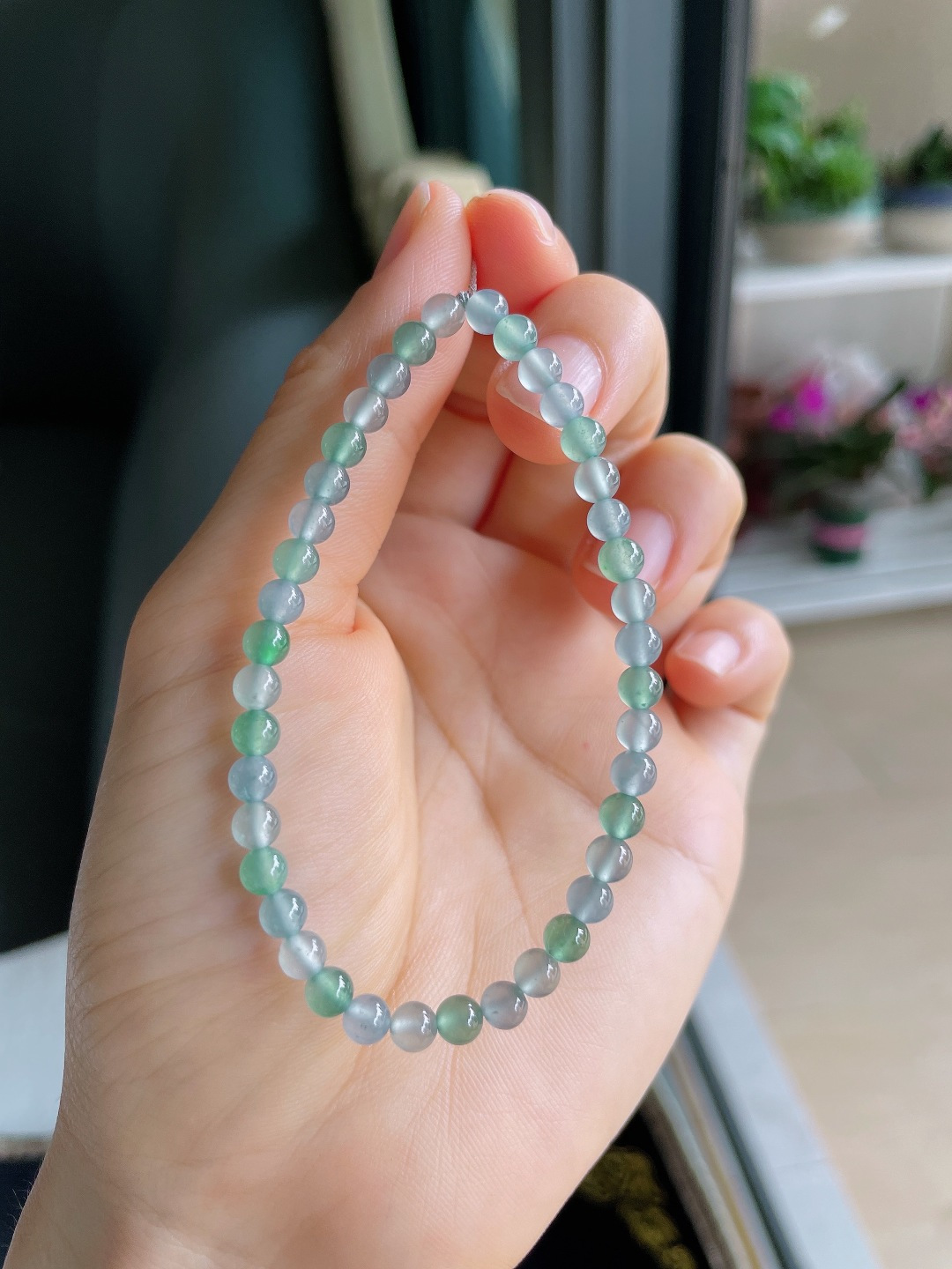 ️天然翡翠A货，冰三彩手串，尺寸：4.4mm。【编4235】