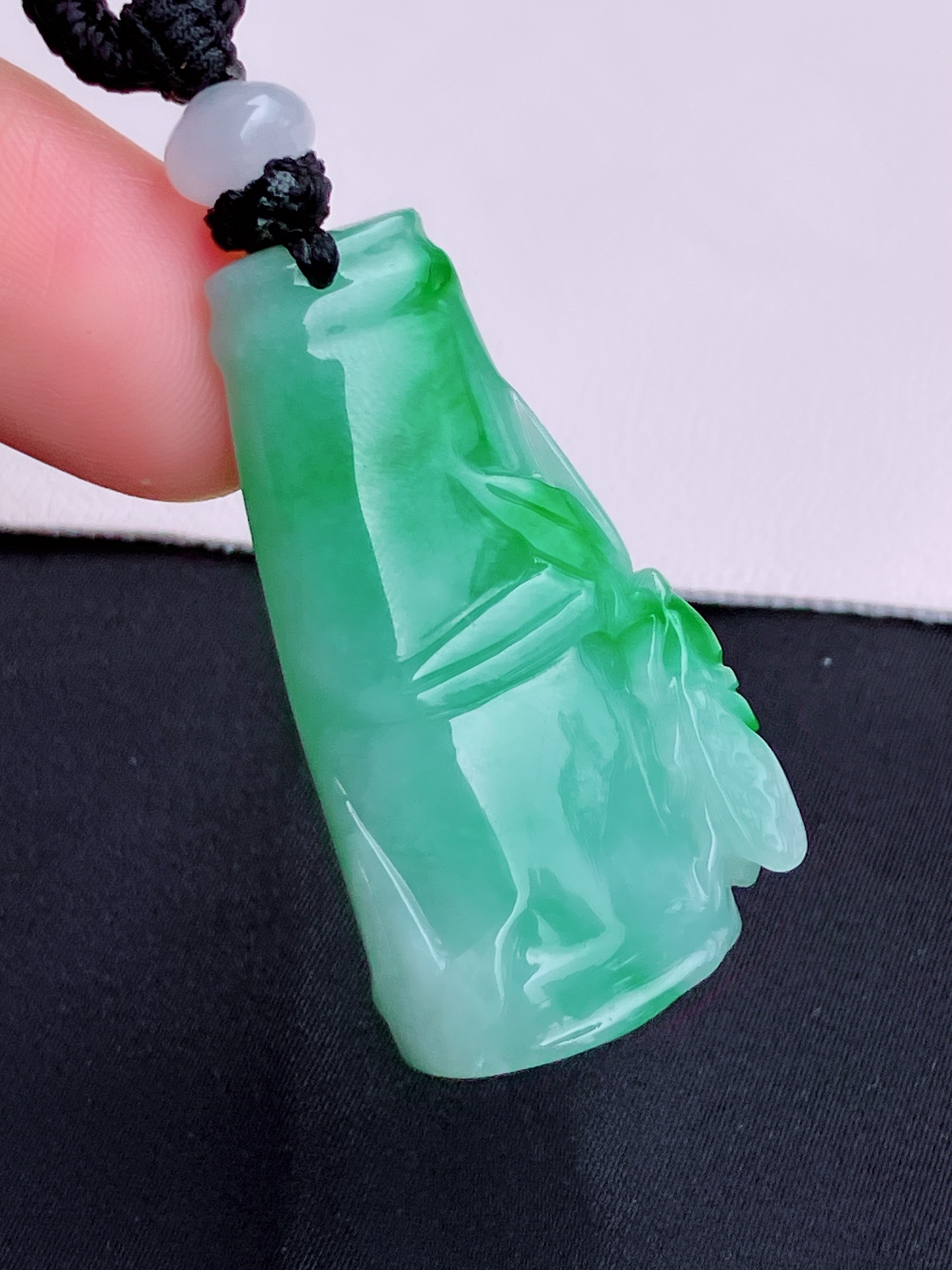 翠绿一鸣惊人，色美清爽，尺寸39/22/8.6/自然光实拍