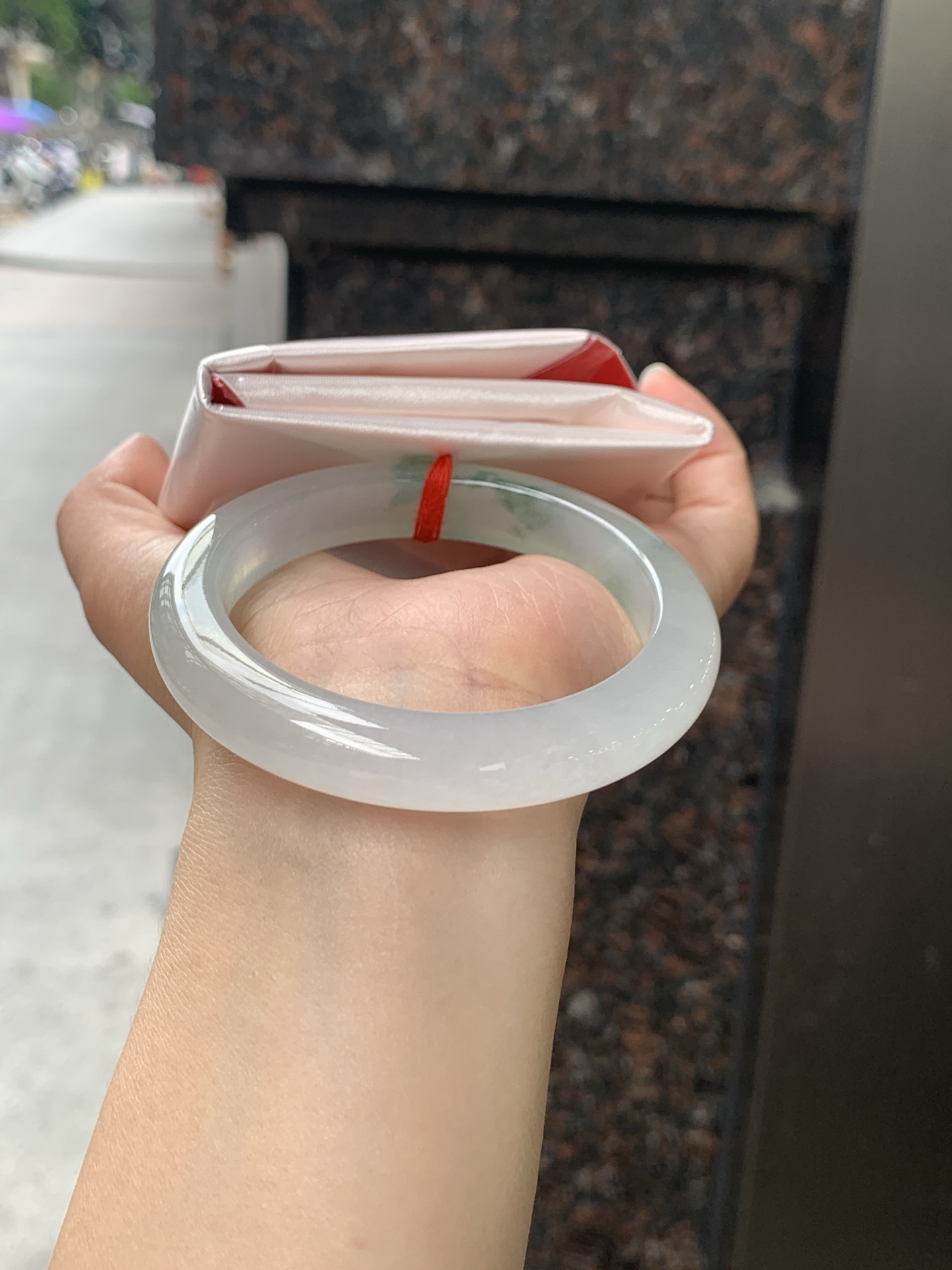 冰飘花正圈 56-11-9.2 0530-N853 打灯棉纹，底妆冰透起光，蓝绿花灵动飘逸，勾勒出一幅唯美诗意的山水意境画，古典优雅又秀气