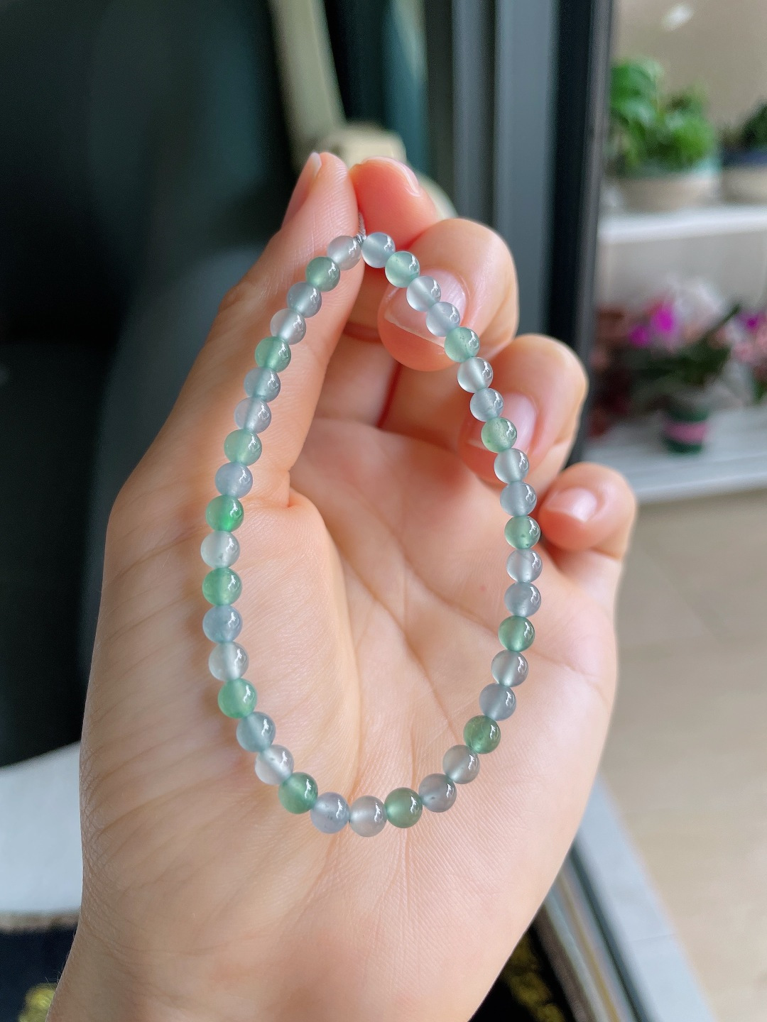 ️天然翡翠A货，冰三彩手串，尺寸：4.4mm。【编4235】