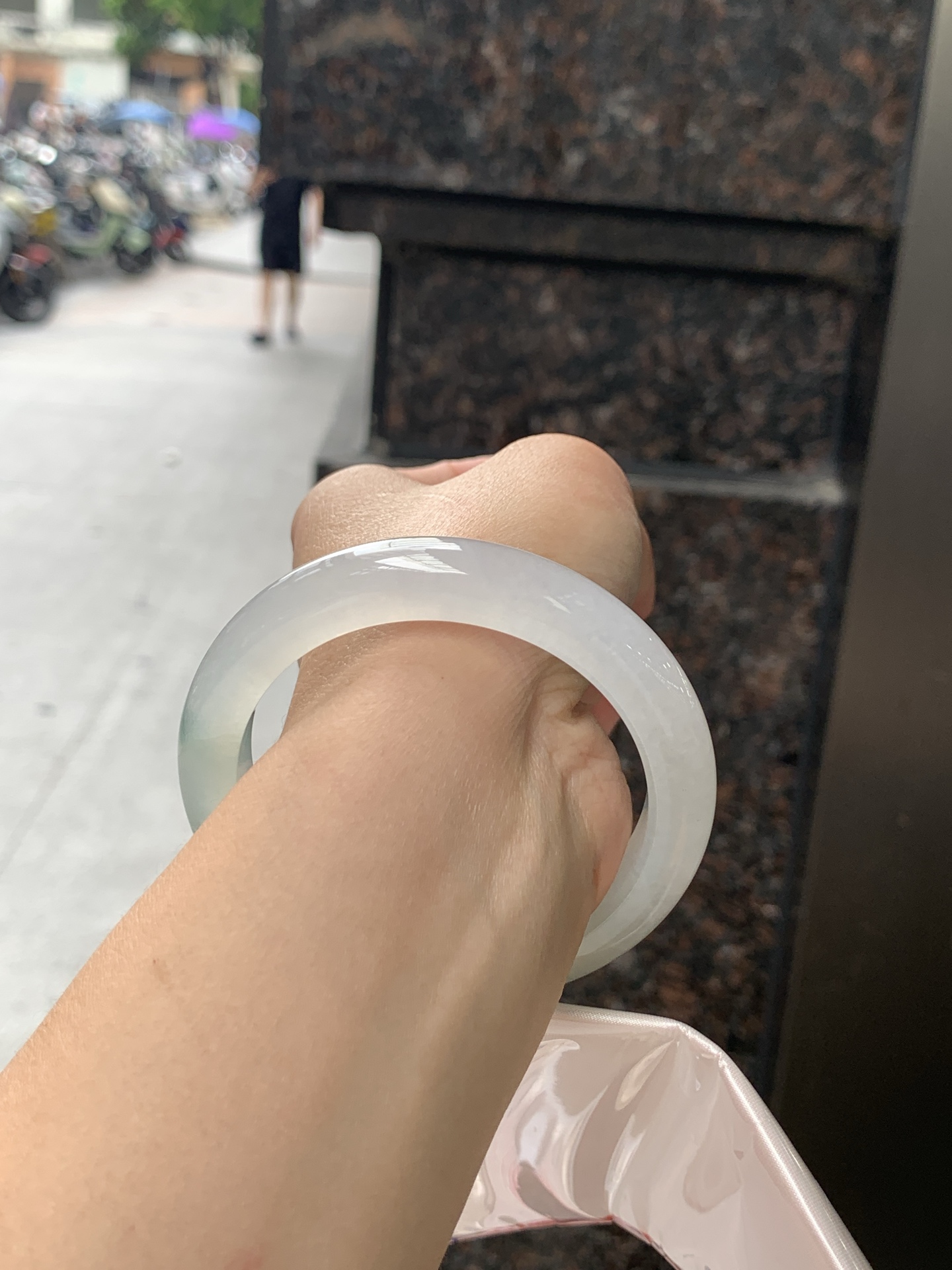 冰飘花正圈 56-11-9.2 0530-N853 打灯棉纹，底妆冰透起光，蓝绿花灵动飘逸，勾勒出一幅唯美诗意的山水意境画，古典优雅又秀气