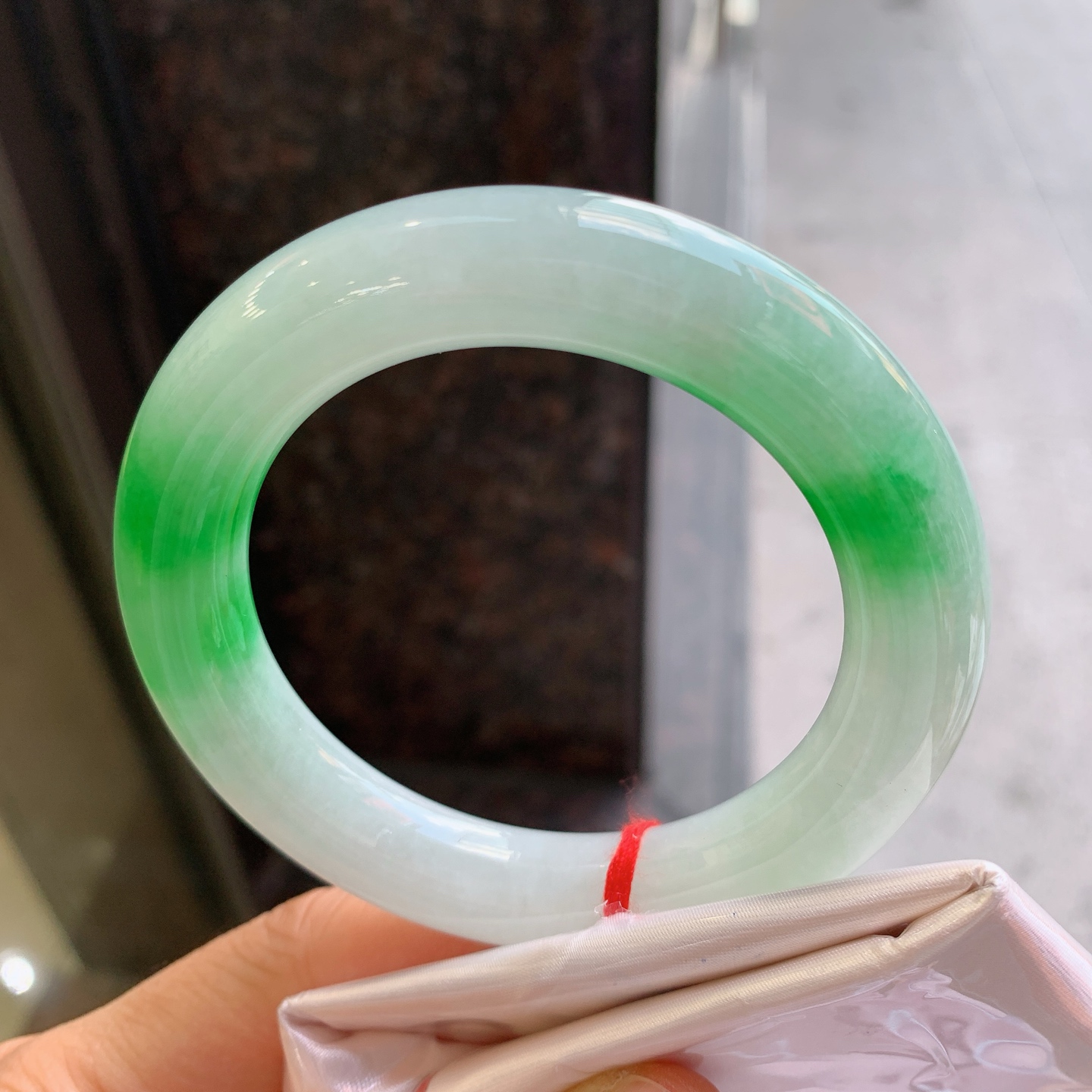 圆条飘绿 微细纹 尺寸：55/11.2 色辣