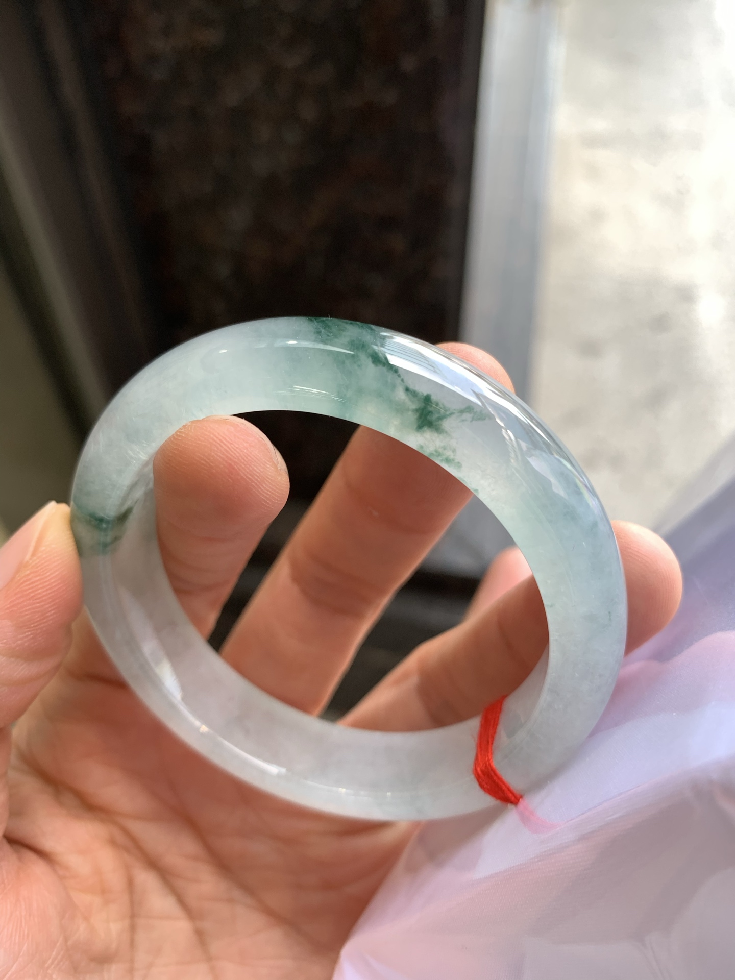 正圈冰飘花 表皮微瑕疵 尺寸：53.6/12.7/8.2 冰润