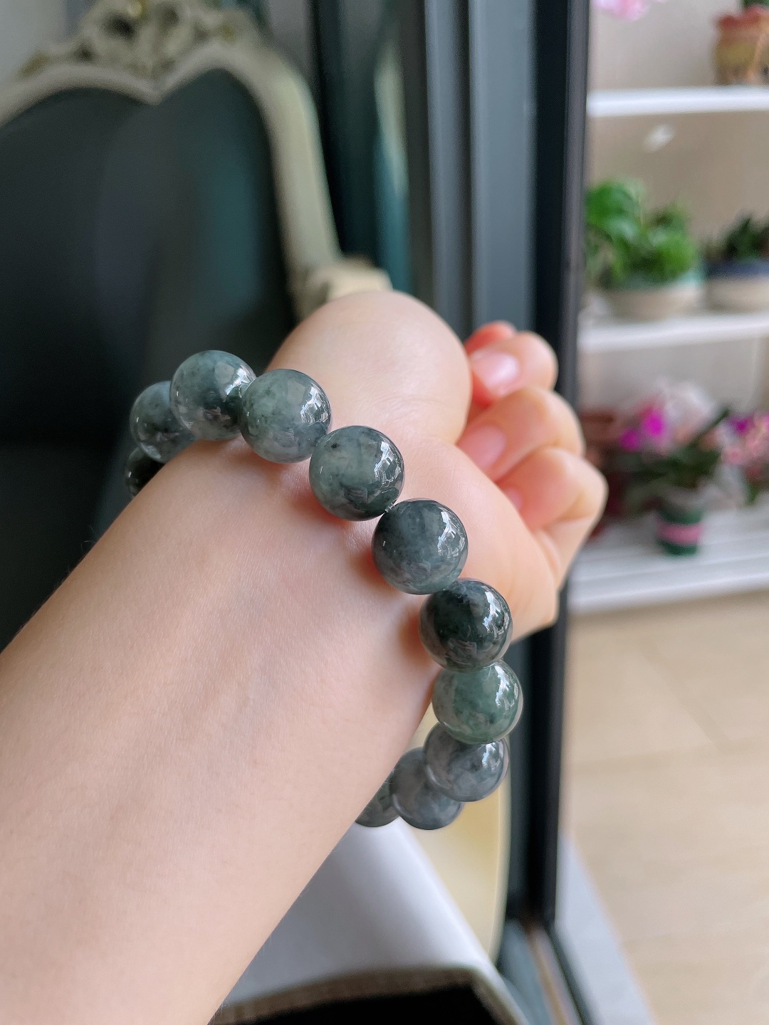 天然翡翠A货，冰乌鸡手串，尺寸：12.6mm。【编3897】
