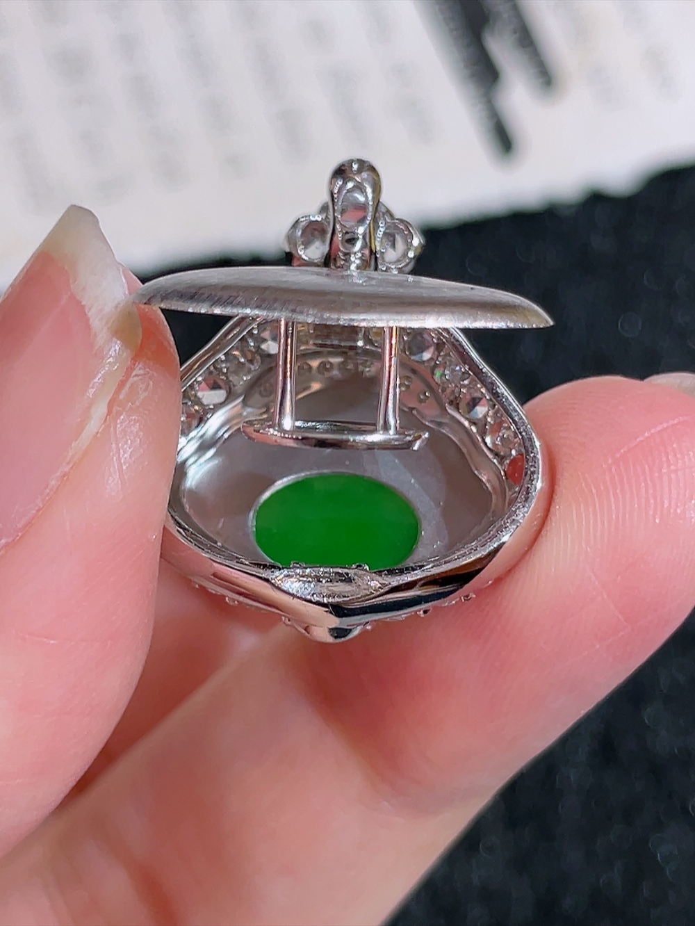 冰绿佛公吊坠 无裂, 18k金镶嵌 种水 盖中盖 重金镶嵌 南非钻镶 厚装饱满 佛光普照 慈眉善目 大肚能容 高端大气 性比高 整体23.8-19.8-9.5裸石11.0-15.8